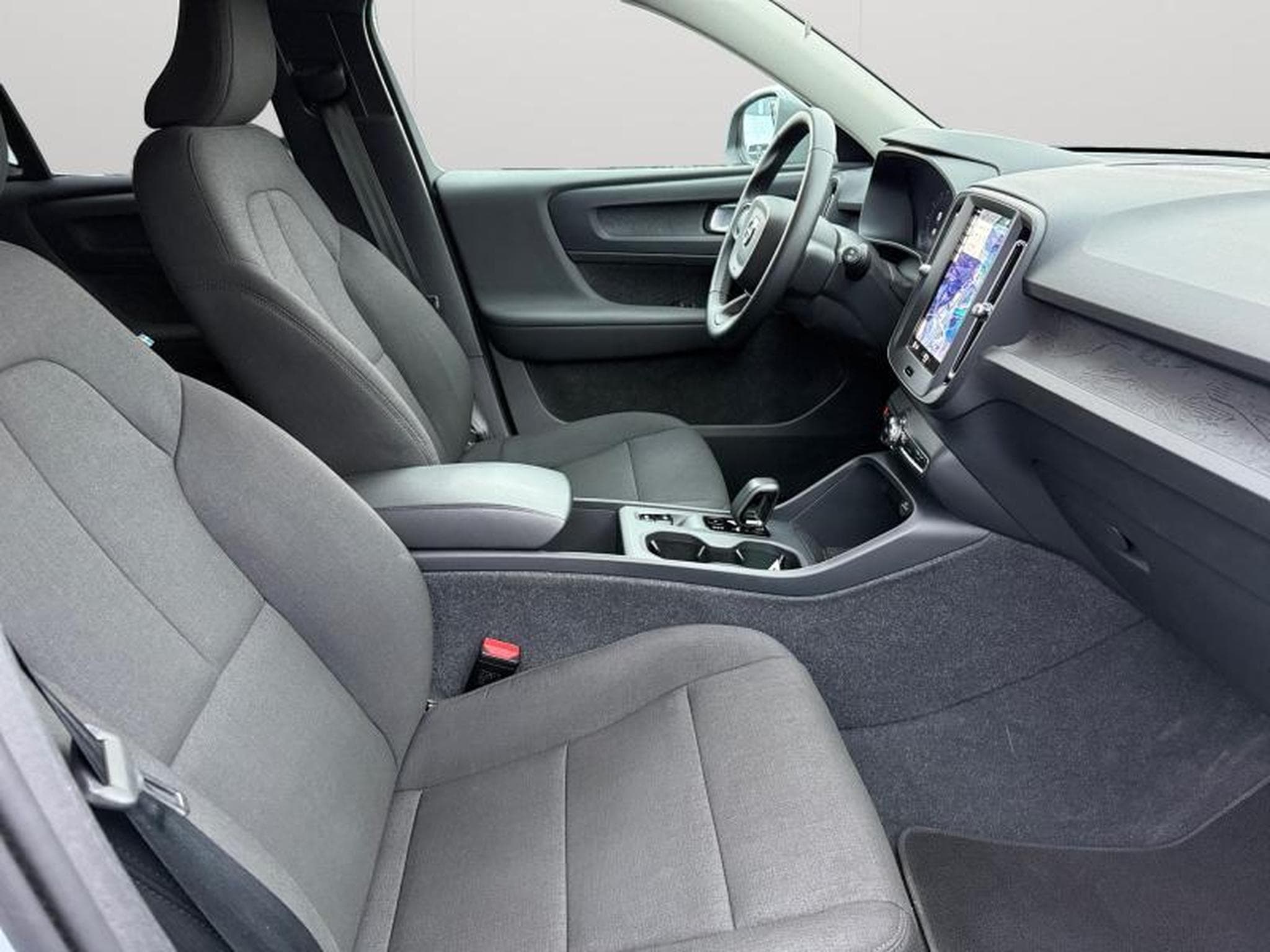 Volvo XC40 B3 Core / Essence (2023) - Photo 15