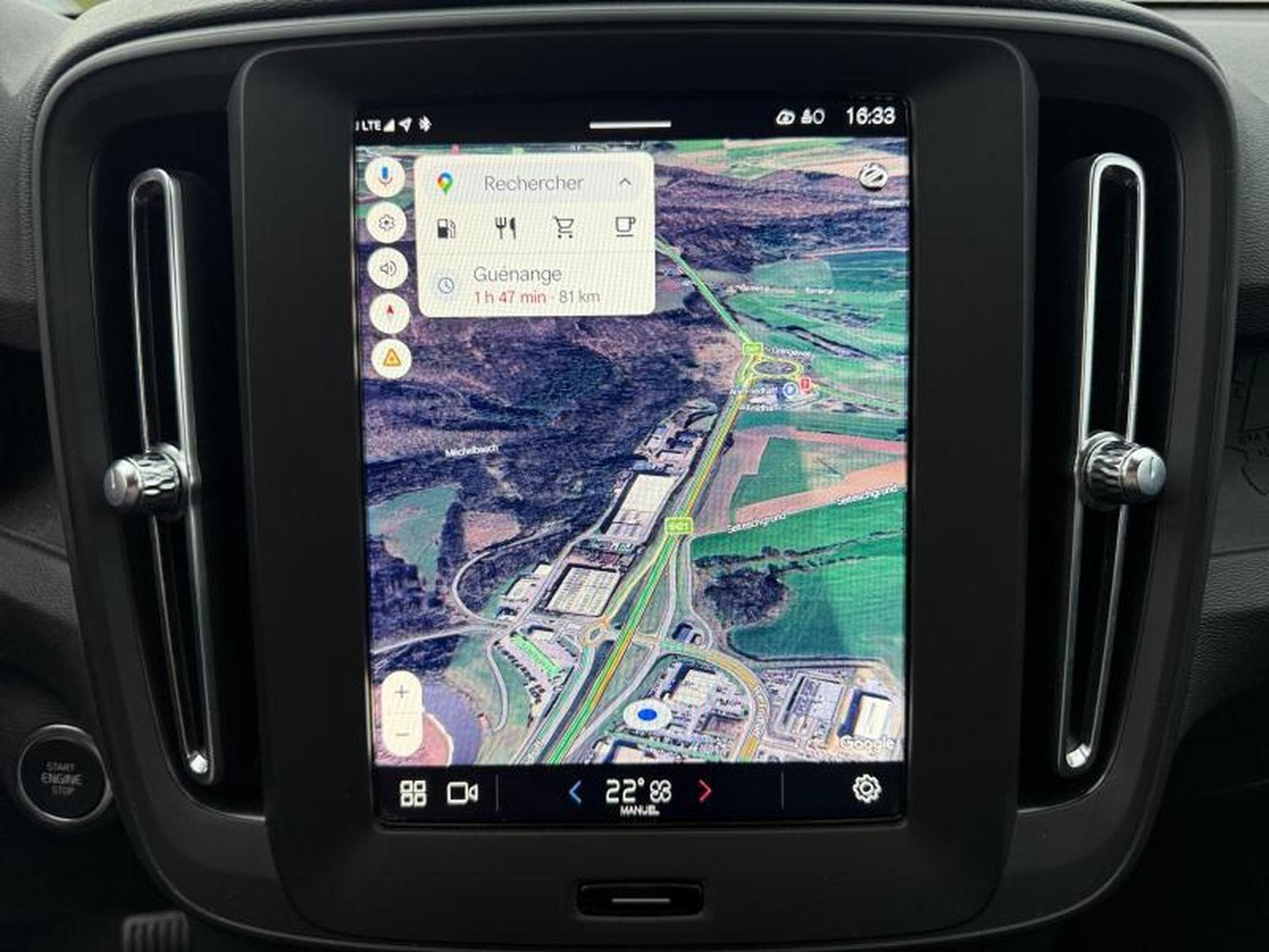 Volvo XC40 B3 Core / Essence (2023) - Photo 16