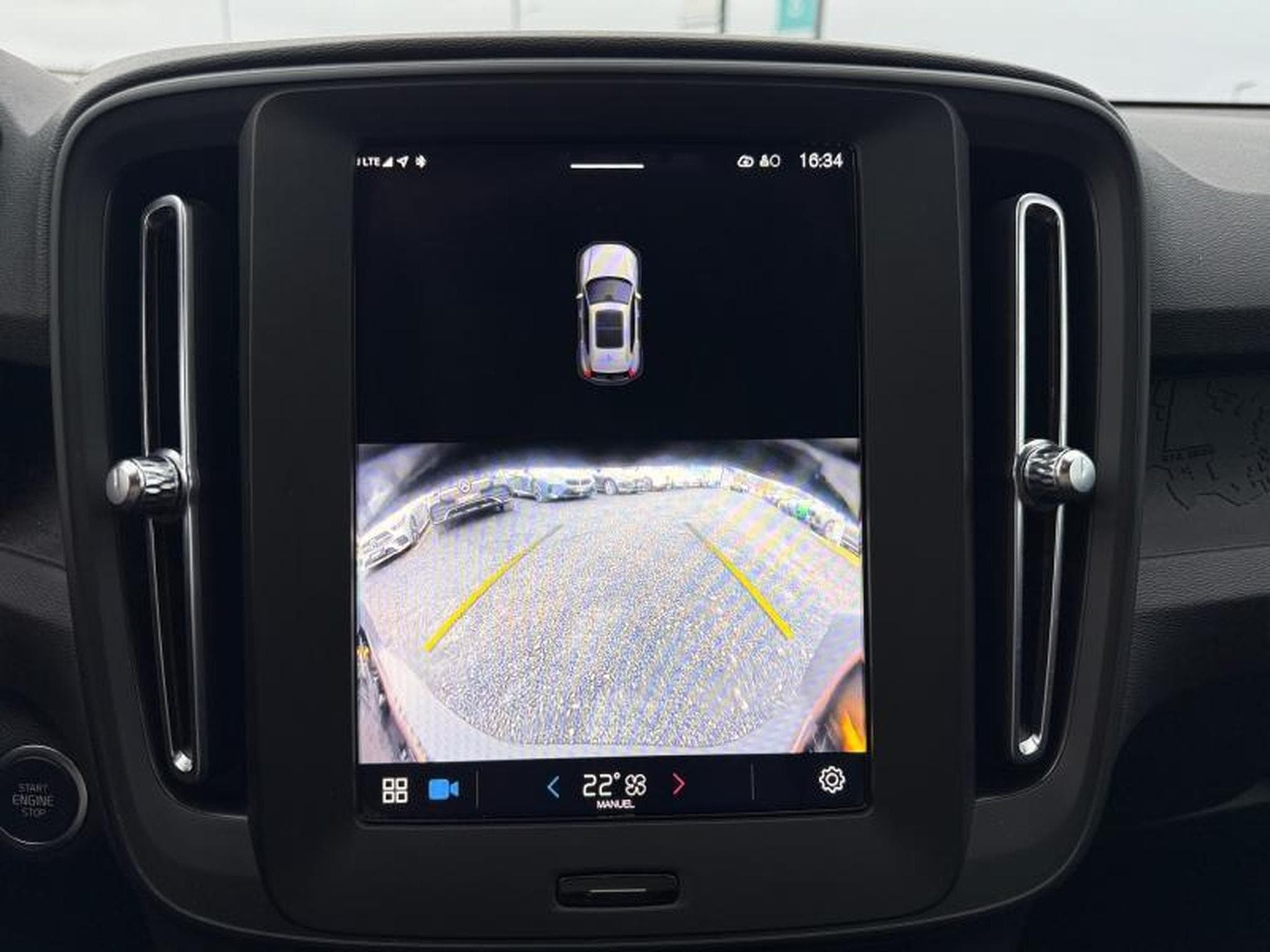 Volvo XC40 B3 Core / Essence (2023) - Photo 17