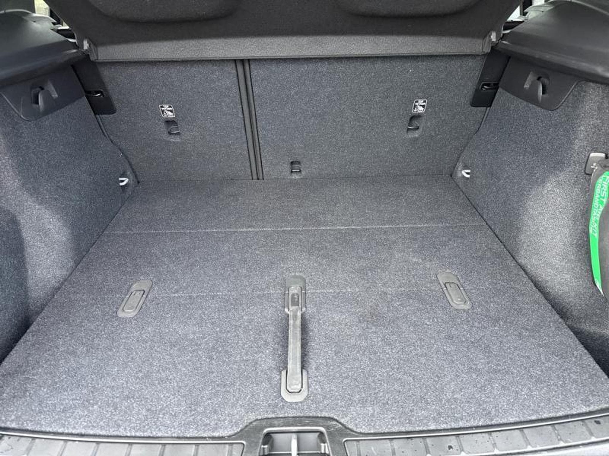 Volvo XC40 B3 Core / Essence (2023) - Photo 19