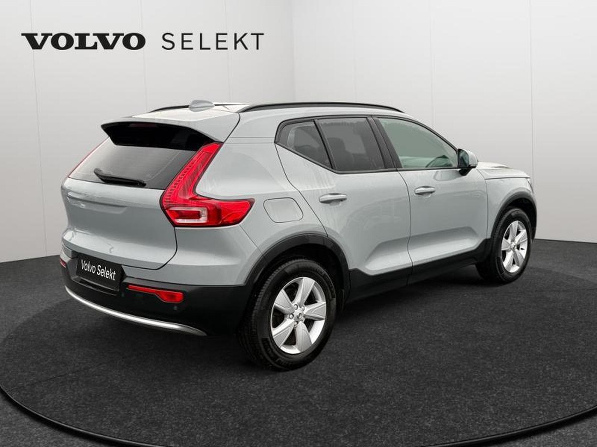 Volvo XC40 B3 Core / Essence (2023) - Photo 2