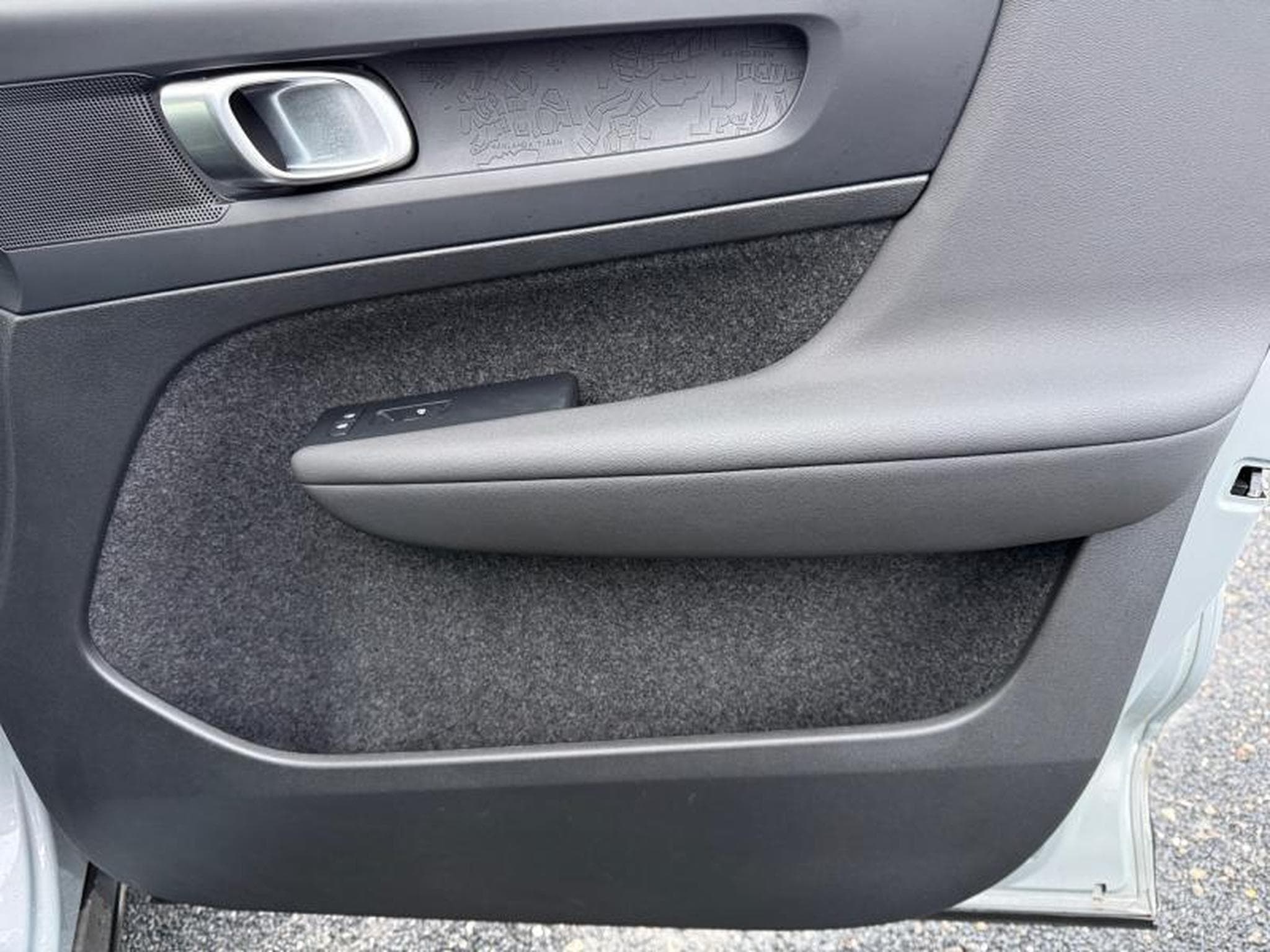 Volvo XC40 B3 Core / Essence (2023) - Photo 21