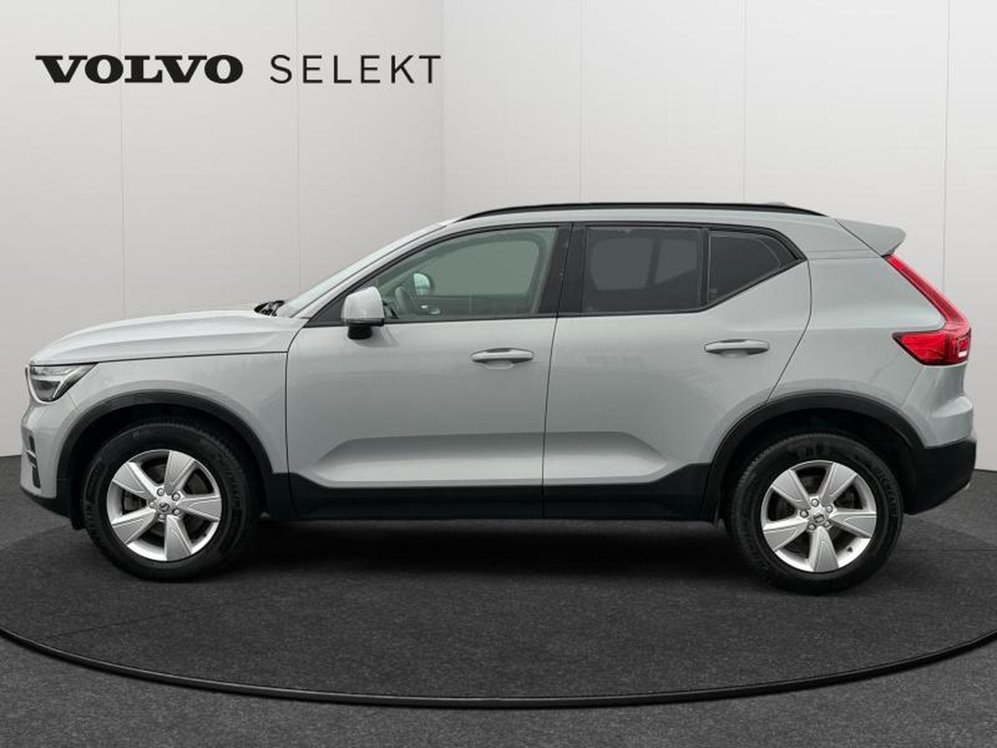 Volvo XC40 B3 Core / Essence (2023) - Photo 4