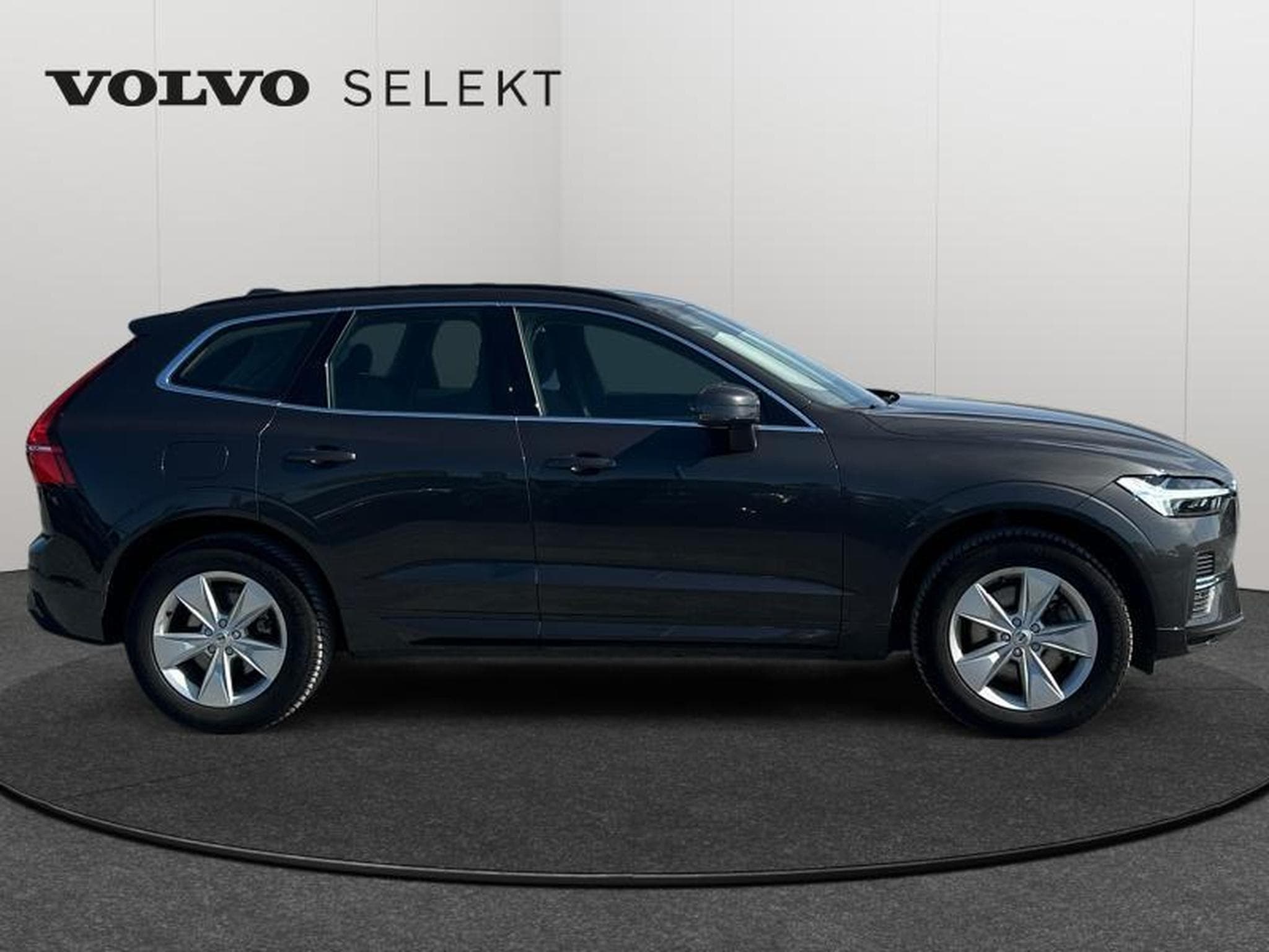 Volvo XC60 B4 Core / Diesel (2023) - Photo 7