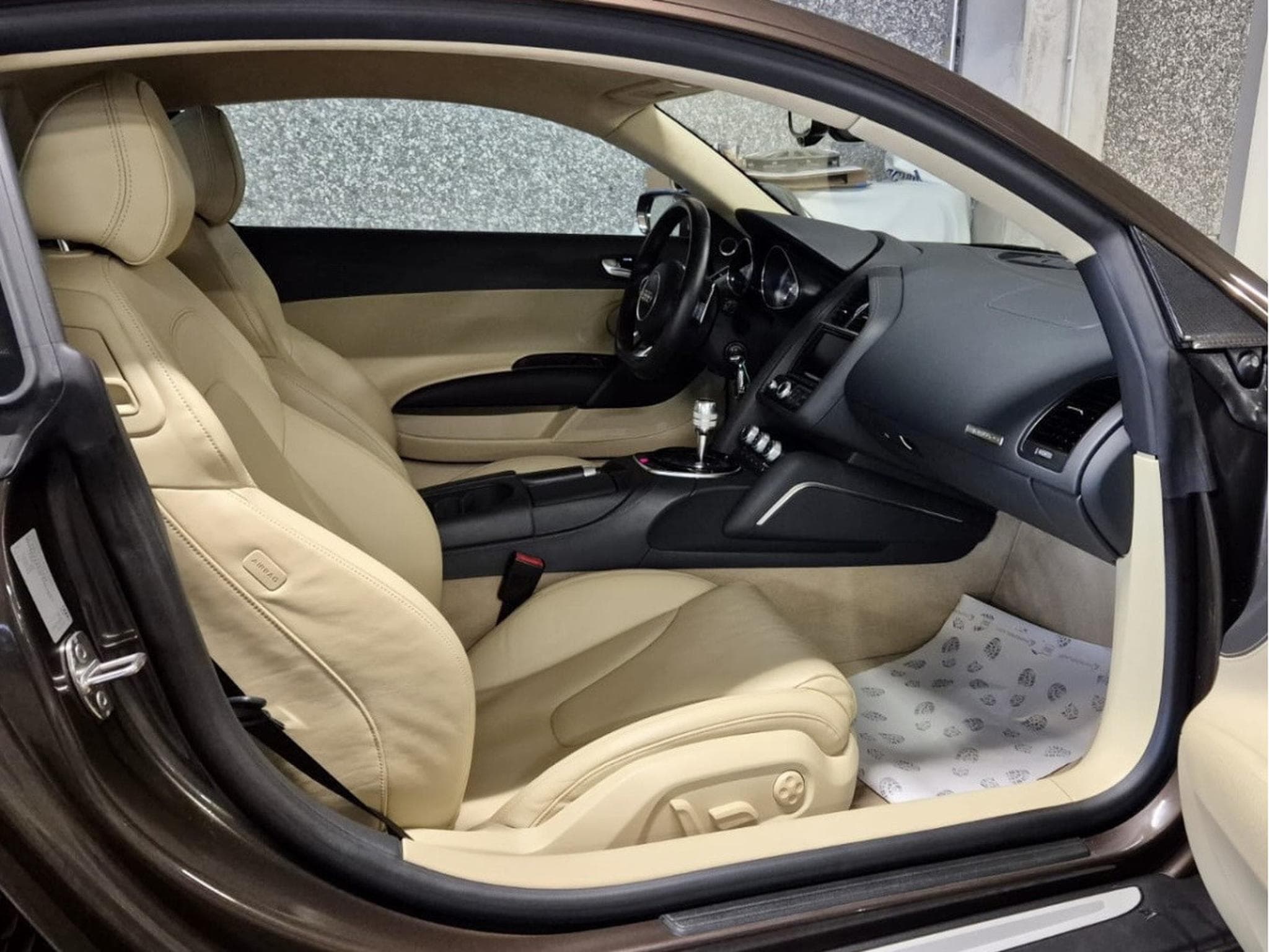 Audi R8 COUPE 4.2 FSI QUATTRO CARBON BANG OLUFSEN CUIR NAVI (2015) - Photo 4