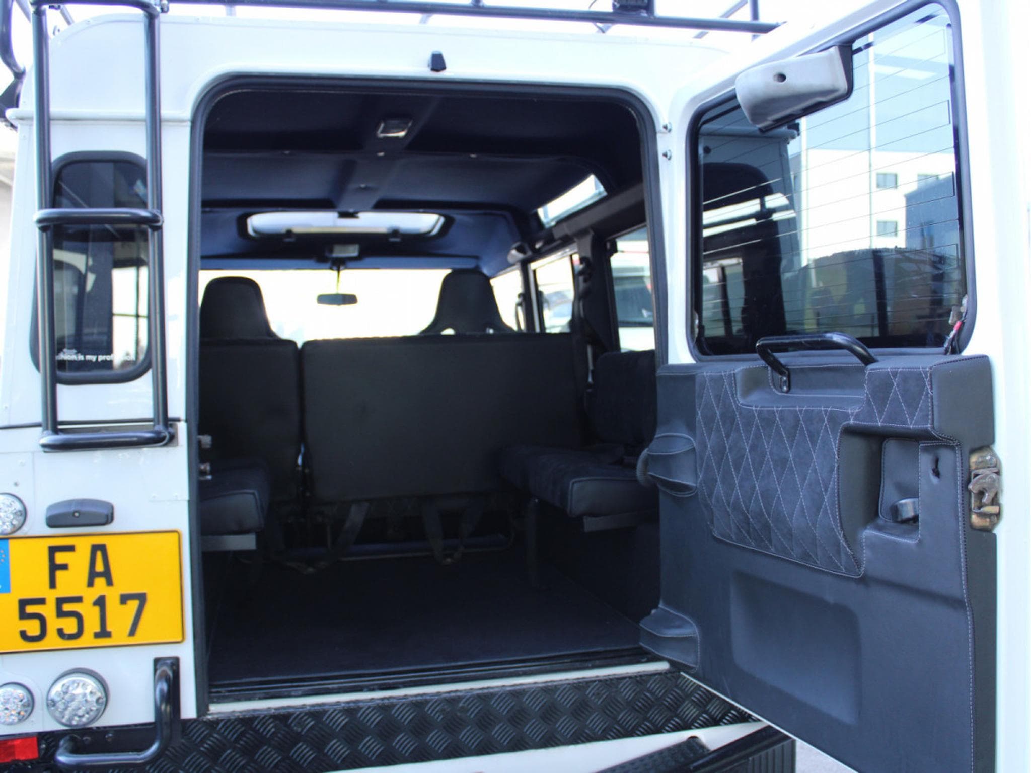 Land-Rover Defender 110 2.5 Td5 SW (2001) - Photo 14