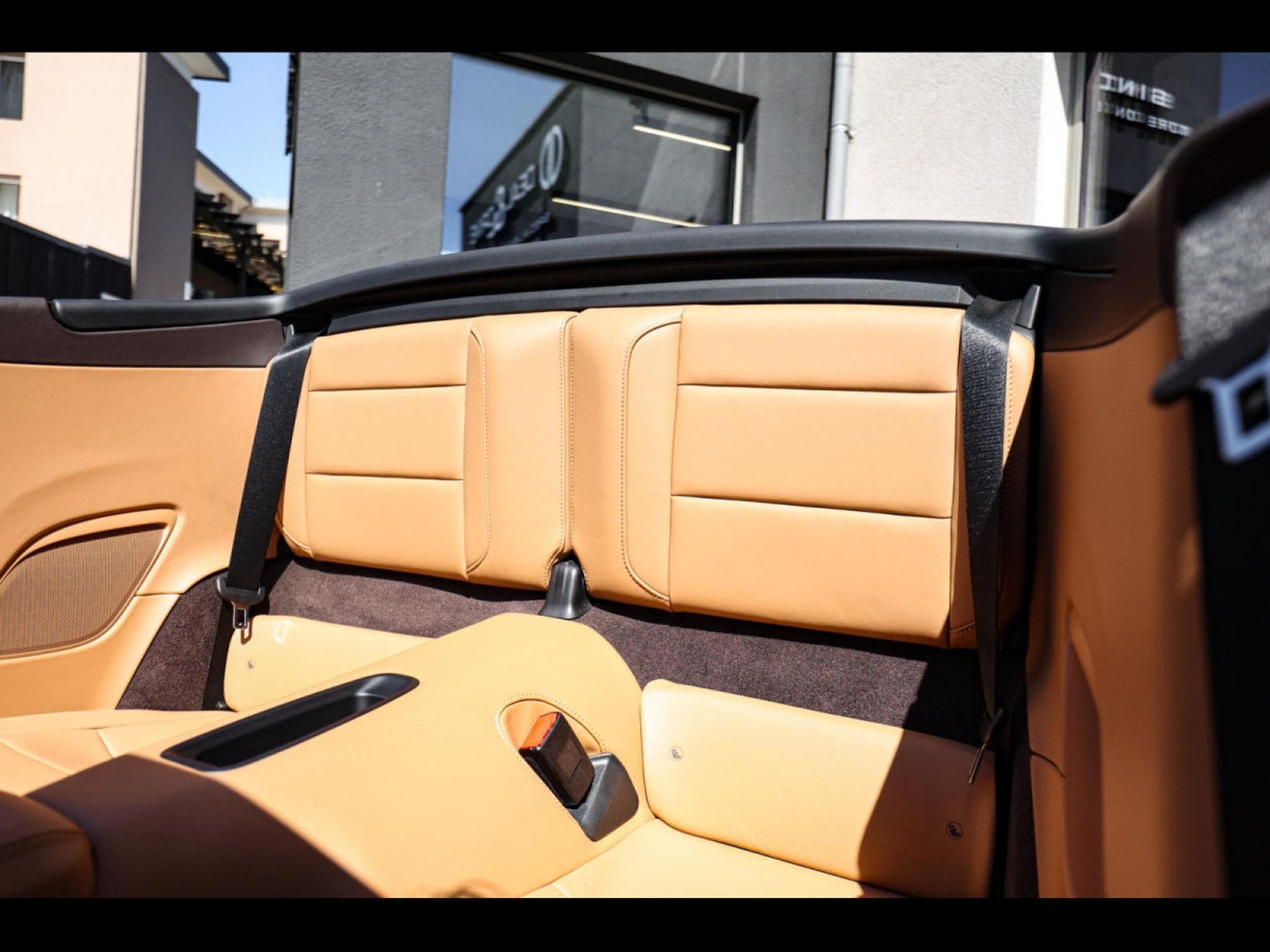 Porsche 911 .2 911 CARRERA S CABRIOLET PDK – WHITE (2016) - Photo 12