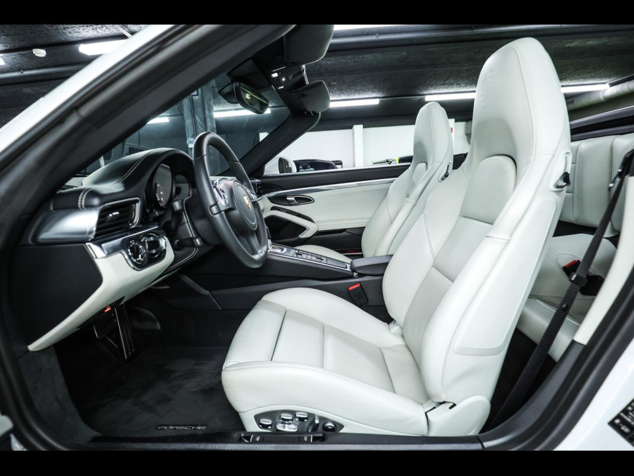 Porsche 911 991.1 CARRERA 4S CABRIOLET PDK (2014) - Photo 12