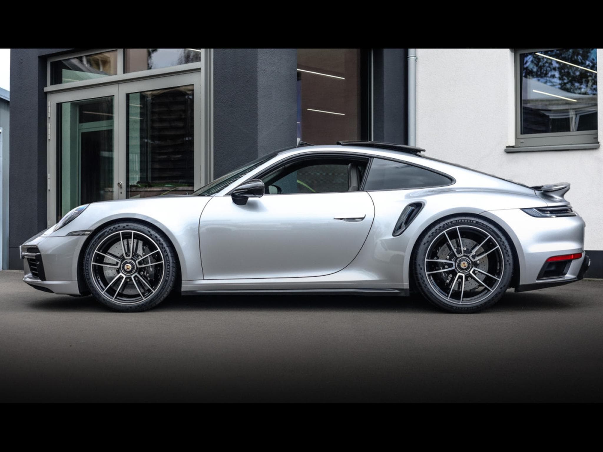 Porsche 911 (992.1) TURBO S COUPE PDK – GT-SILVER – IMMAT FR. - PORSCHE (2020) - Foto 2
