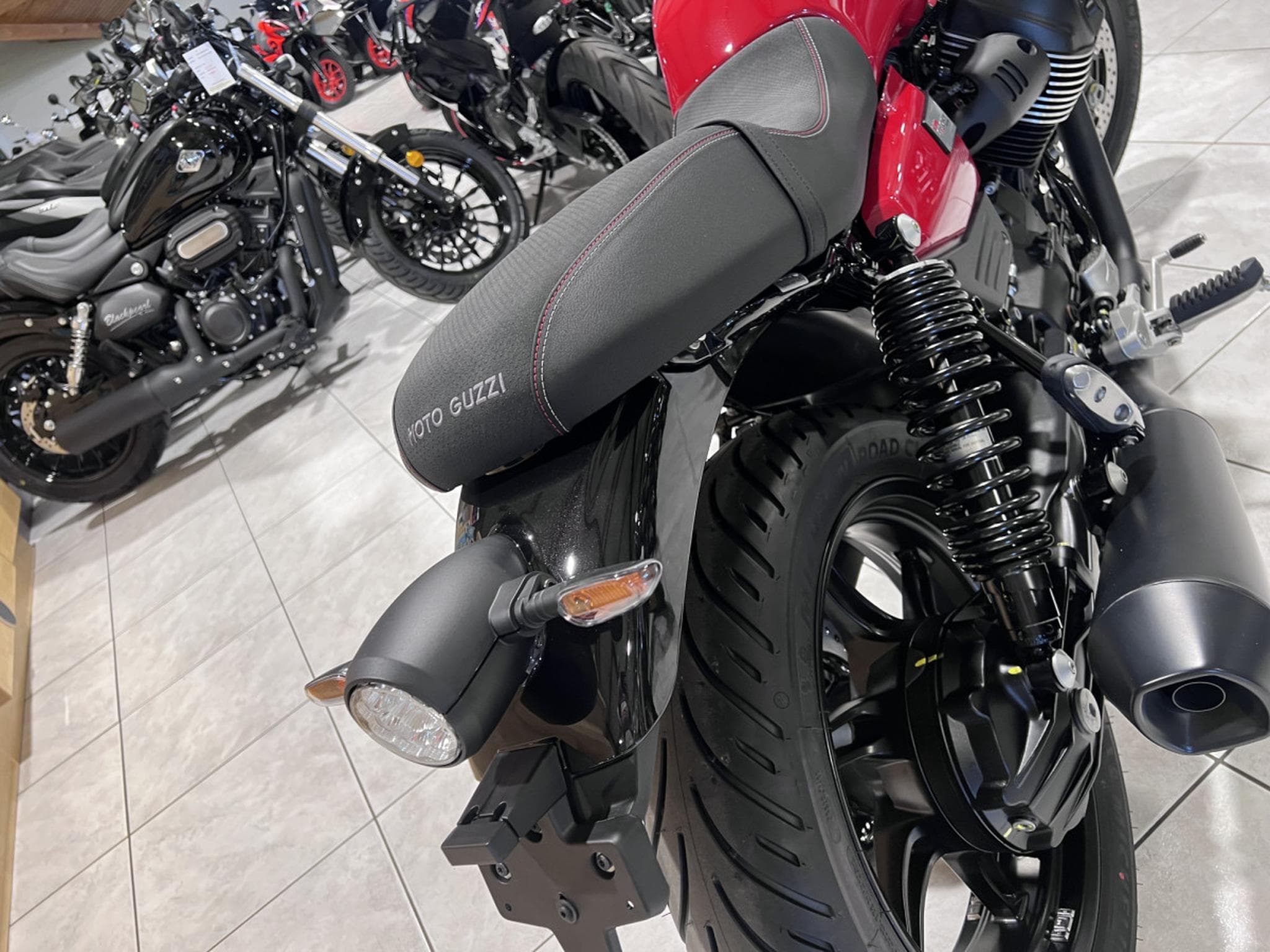 Moto Guzzi V7 SPORT (2026) - Photo 5