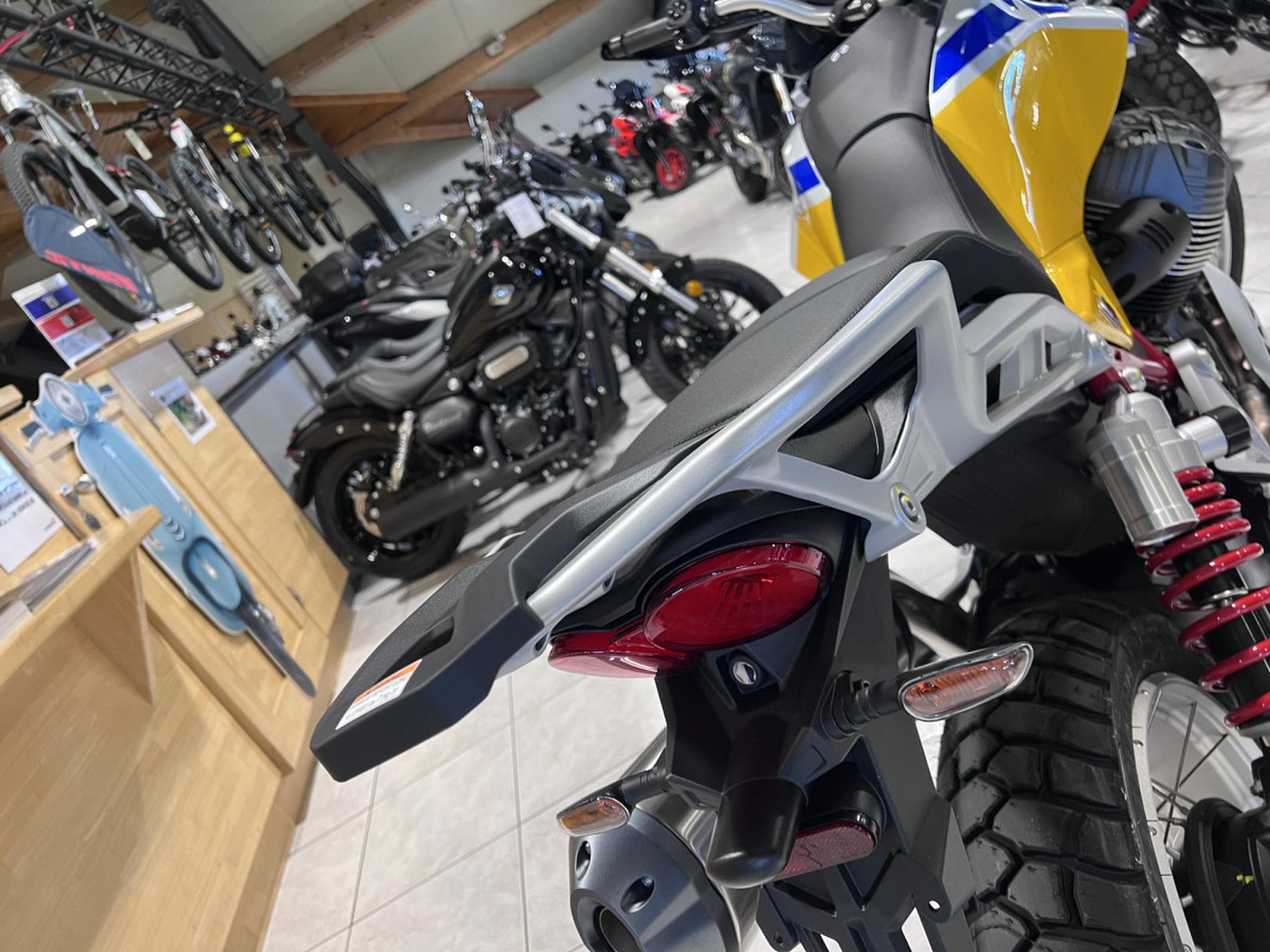 Moto Guzzi V85 TT (2026) - Photo 5