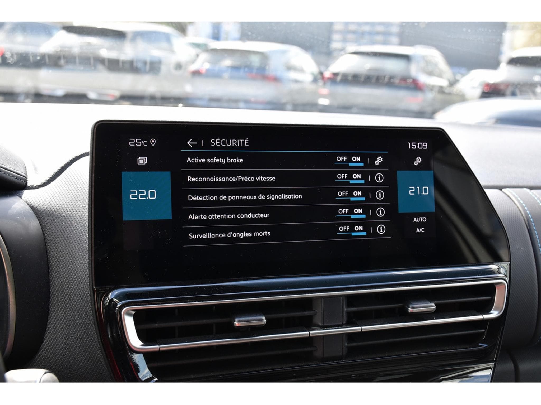 Citroën C5 Aircross 1.2 PureTech Shine EAT8 ACC CUIR CAM LANE SIDE ATT RMQ (2023) - Photo 13