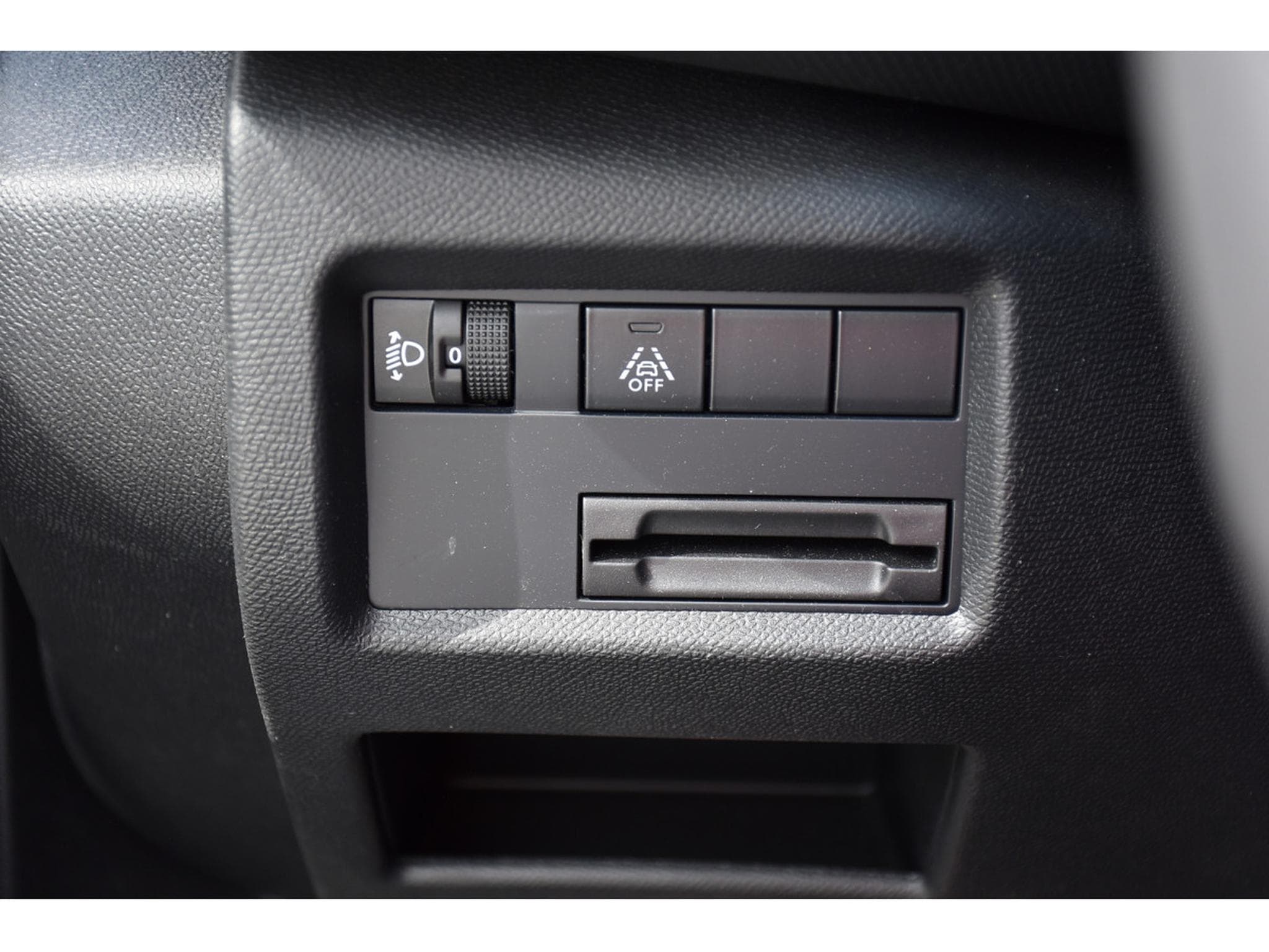 Citroën C5 Aircross 1.2 PureTech Shine EAT8 ACC CUIR CAM LANE SIDE ATT RMQ (2023) - Photo 18