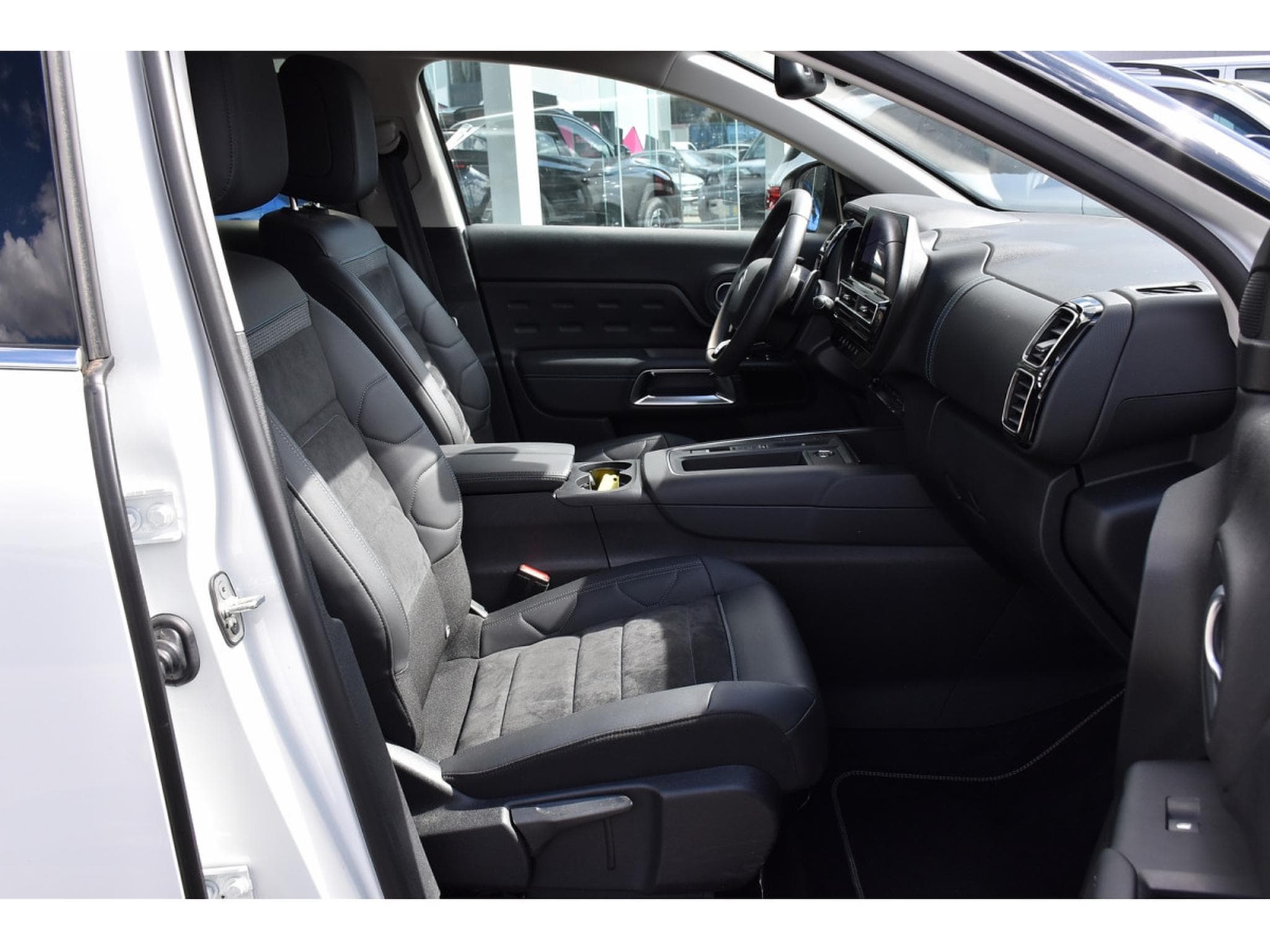Citroën C5 Aircross 1.2 PureTech Shine EAT8 ACC CUIR CAM LANE SIDE ATT RMQ (2023) - Photo 7