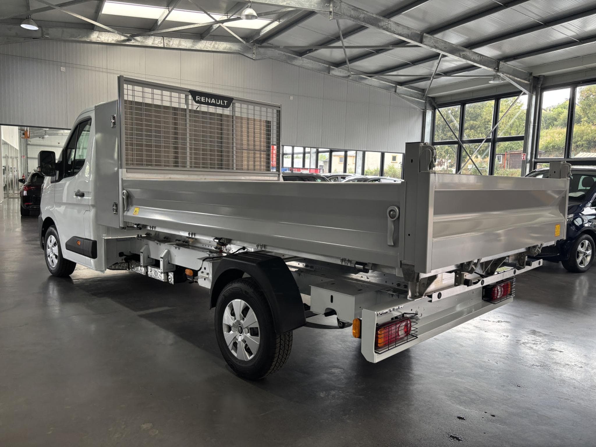 Renault Master 2.0 dCi 150ch BENNE BASCULANTE (2026) - Photo 5