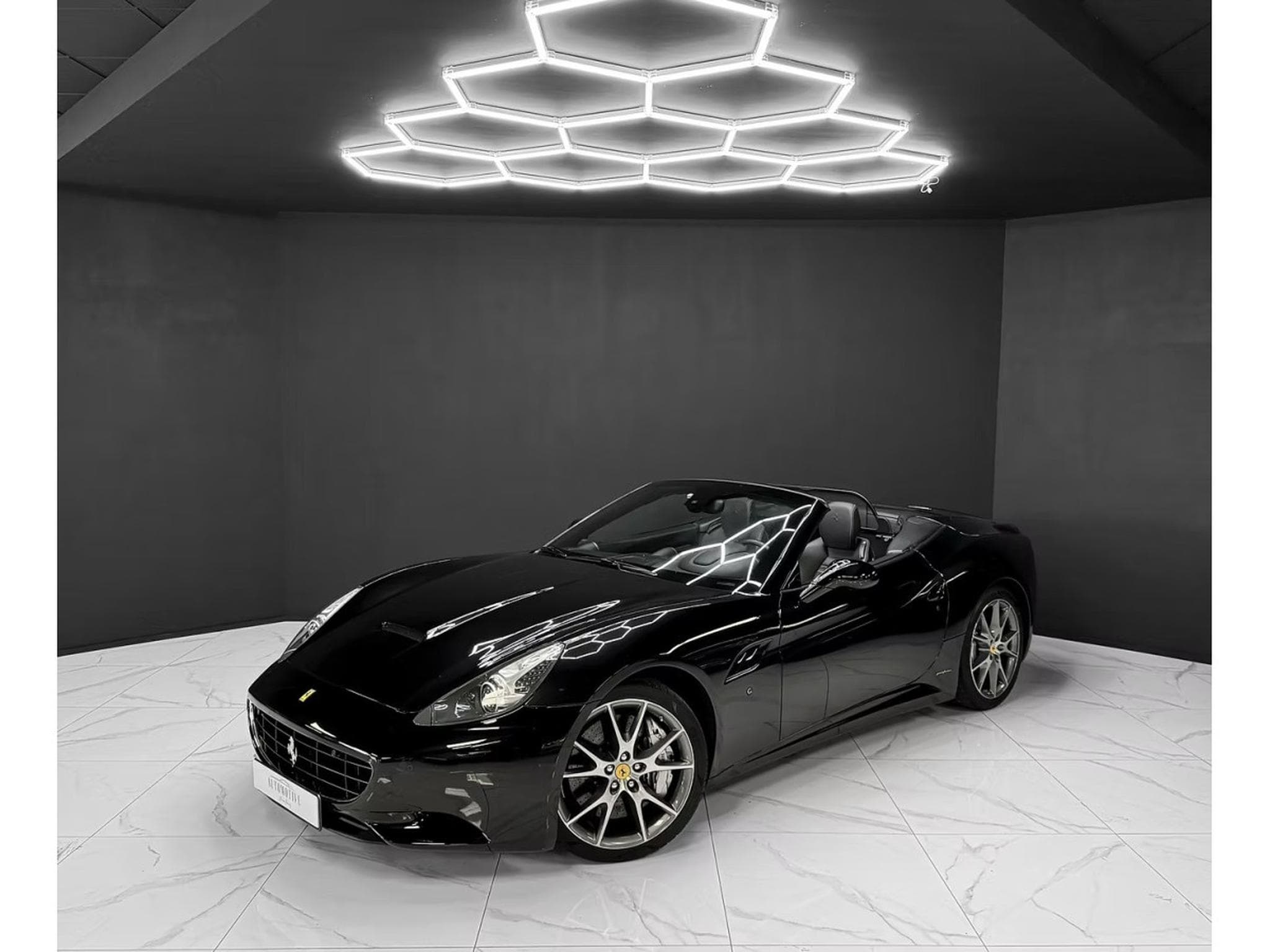 Ferrari California V8 4.3 (2010) - Photo 1