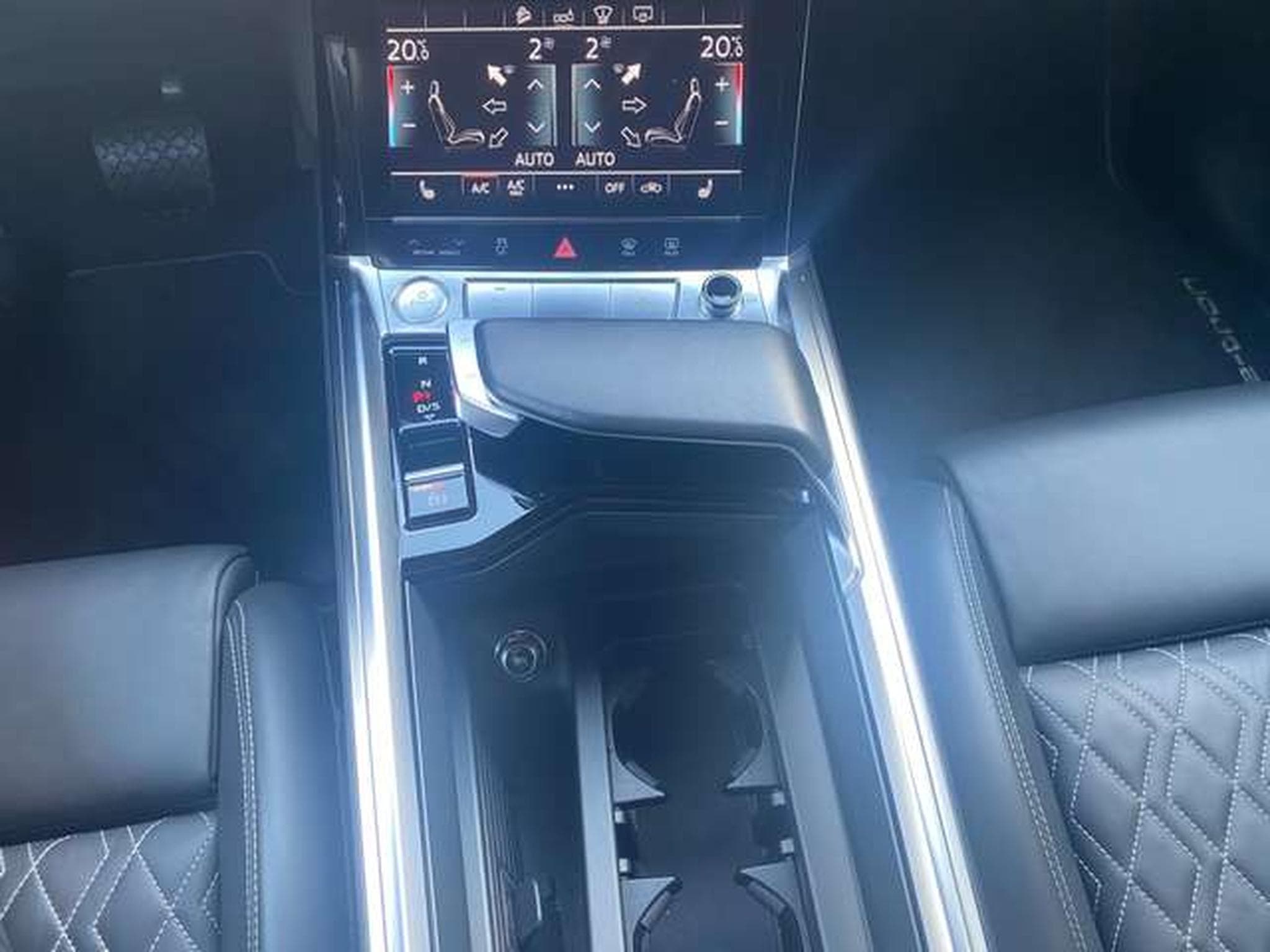 Audi e-tron Q8 e-tron 50 quattro S line (2020) - Photo 12