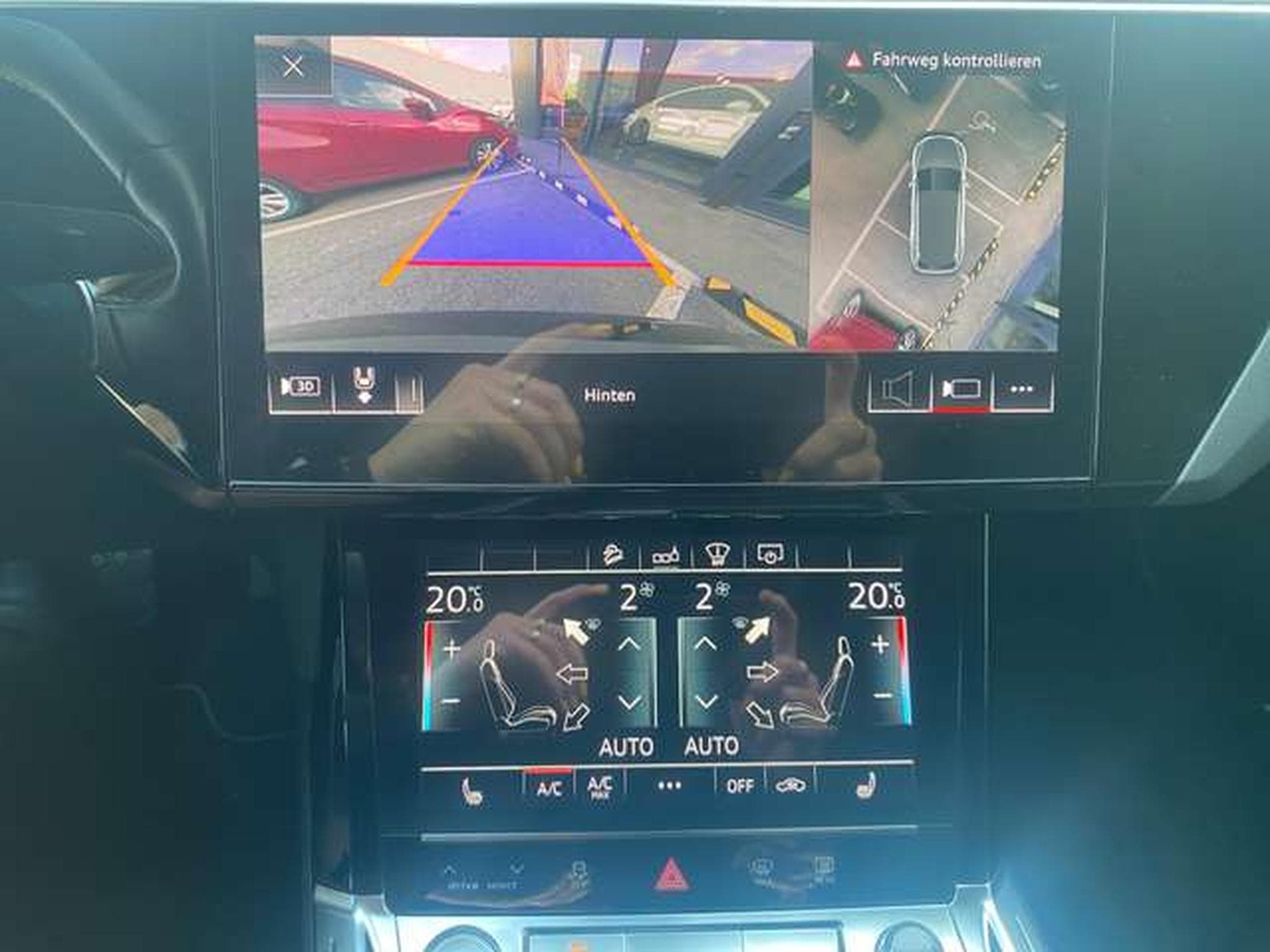 Audi e-tron Q8 e-tron 50 quattro S line (2020) - Photo 13