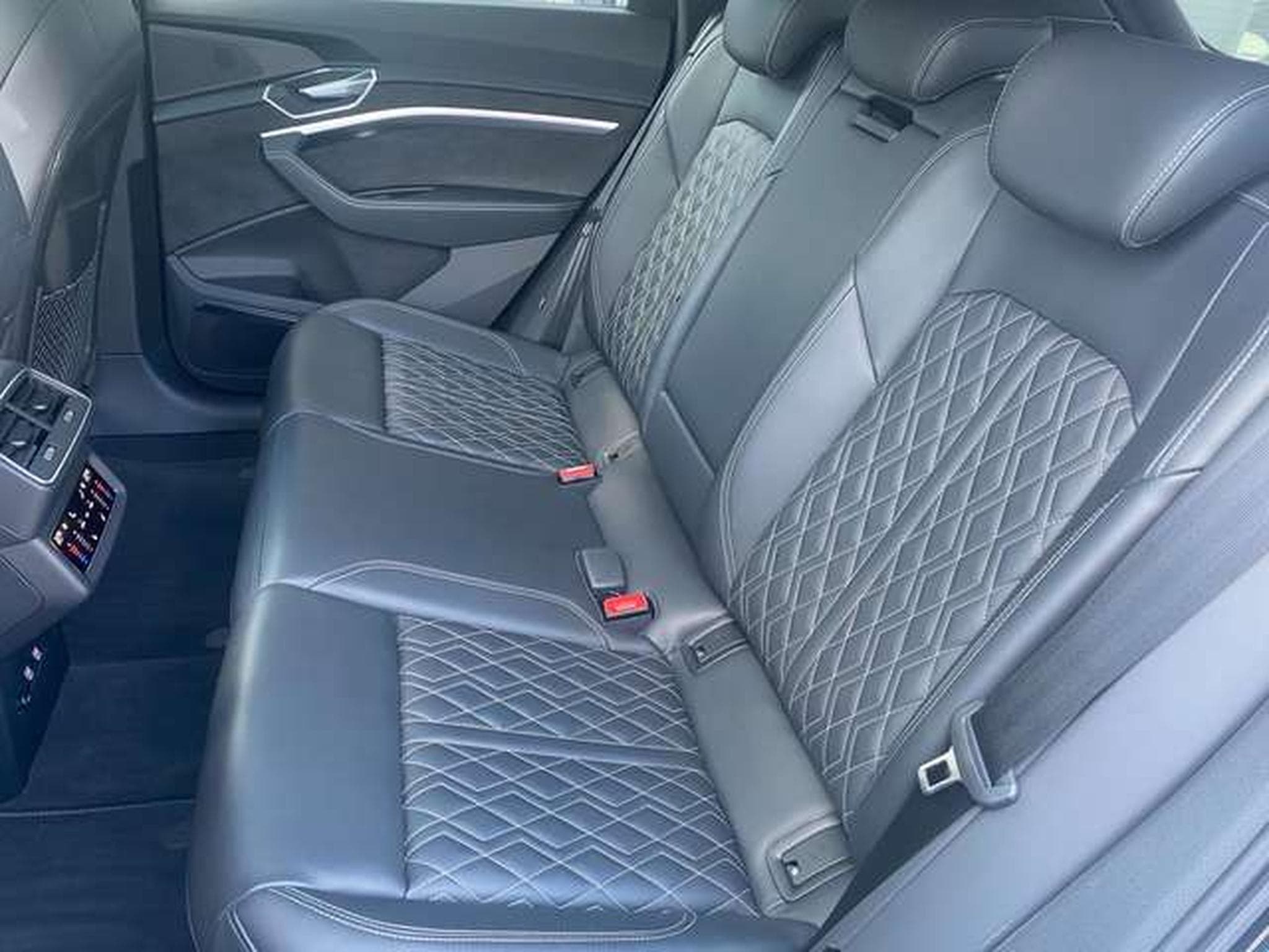 Audi e-tron Q8 e-tron 50 quattro S line (2020) - Photo 17