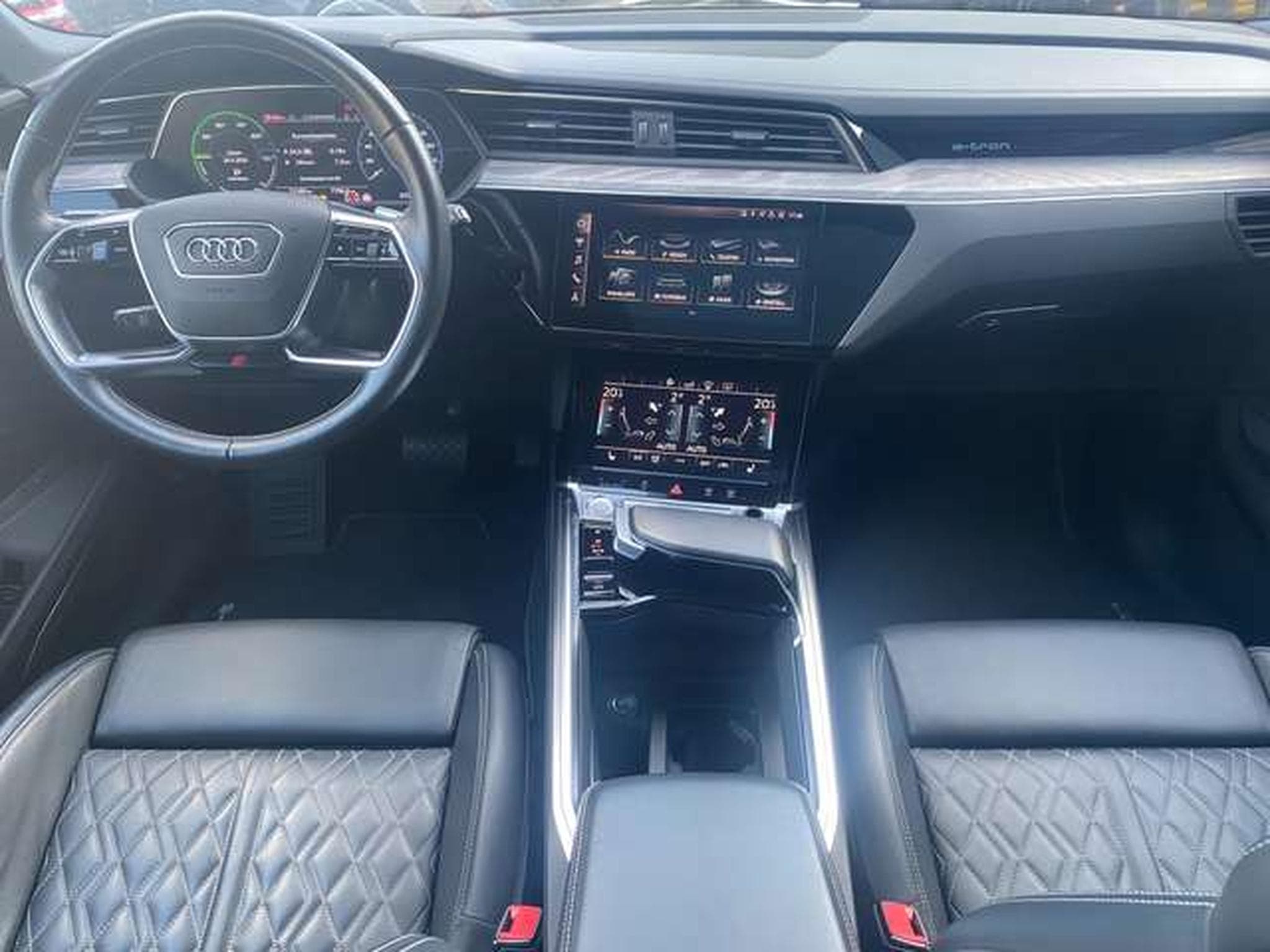 Audi e-tron Q8 e-tron 50 quattro S line (2020) - Photo 19