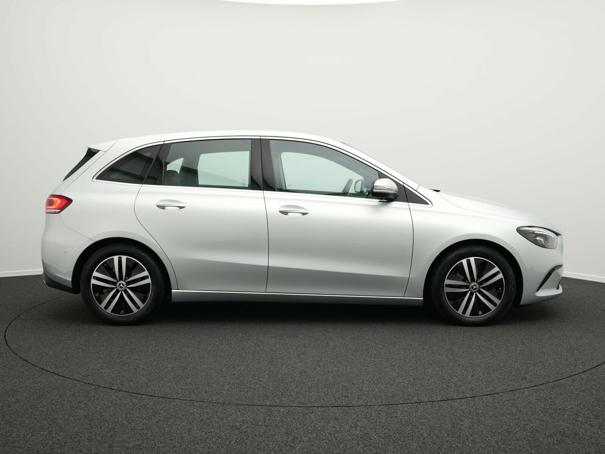 Mercedes B 220 d Progressive Multi+Kamera+Totw+MBUX (2021) - Photo 5