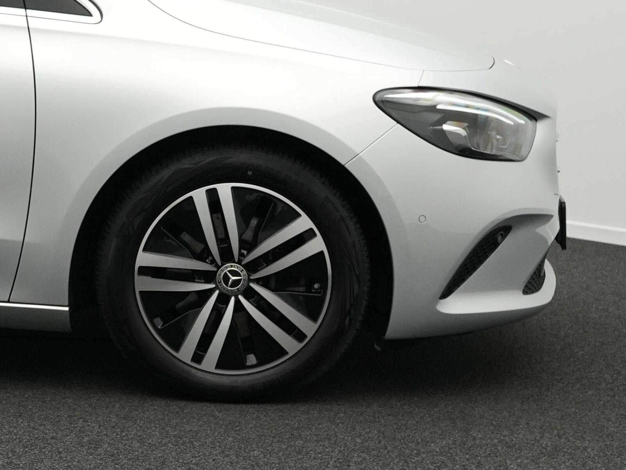 Mercedes B 220 d Progressive Multi+Kamera+Totw+MBUX (2021) - Photo 6