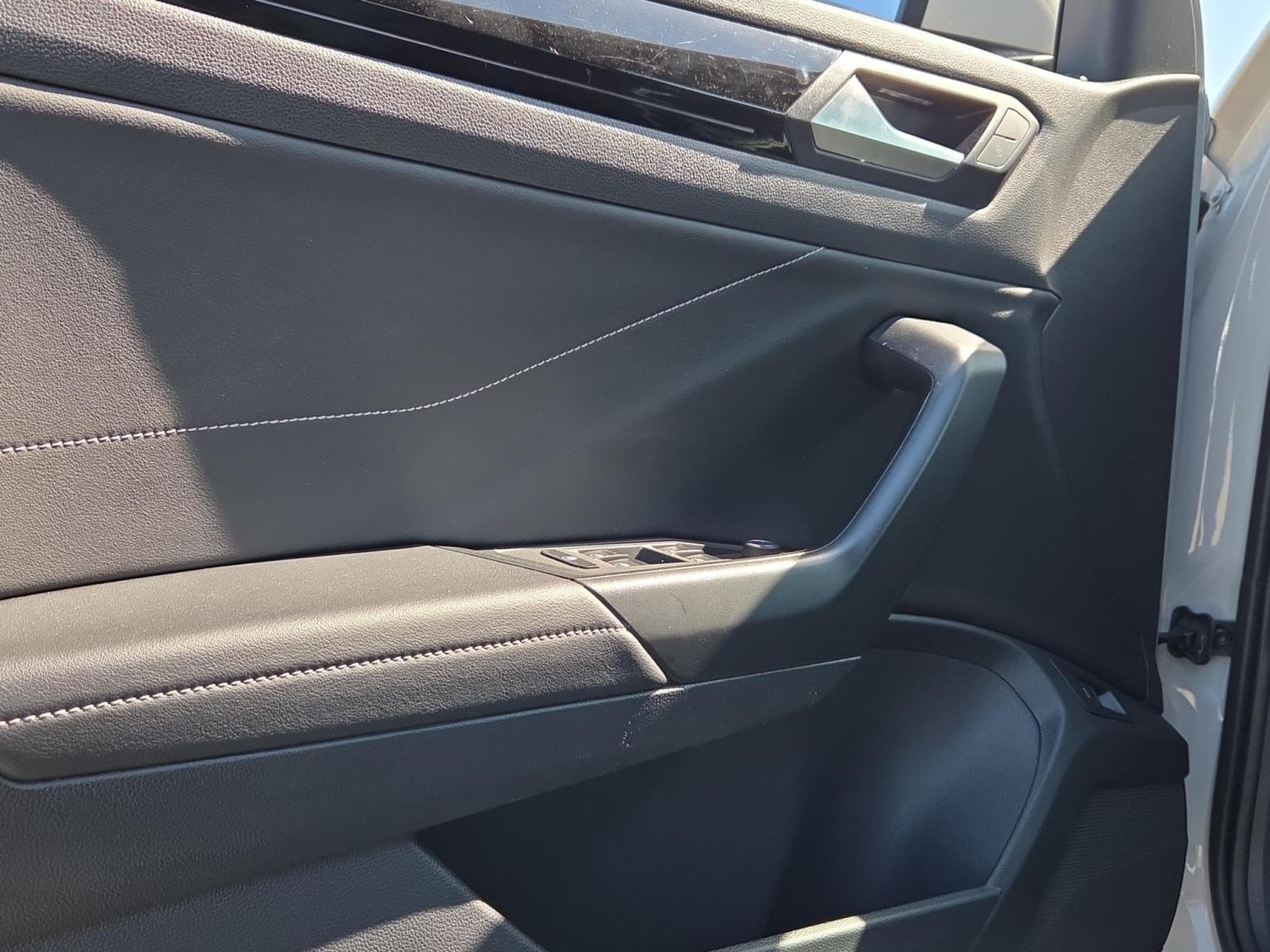 VW T-Roc R-Line+DSG+4M+RearView (2022) - Foto 13