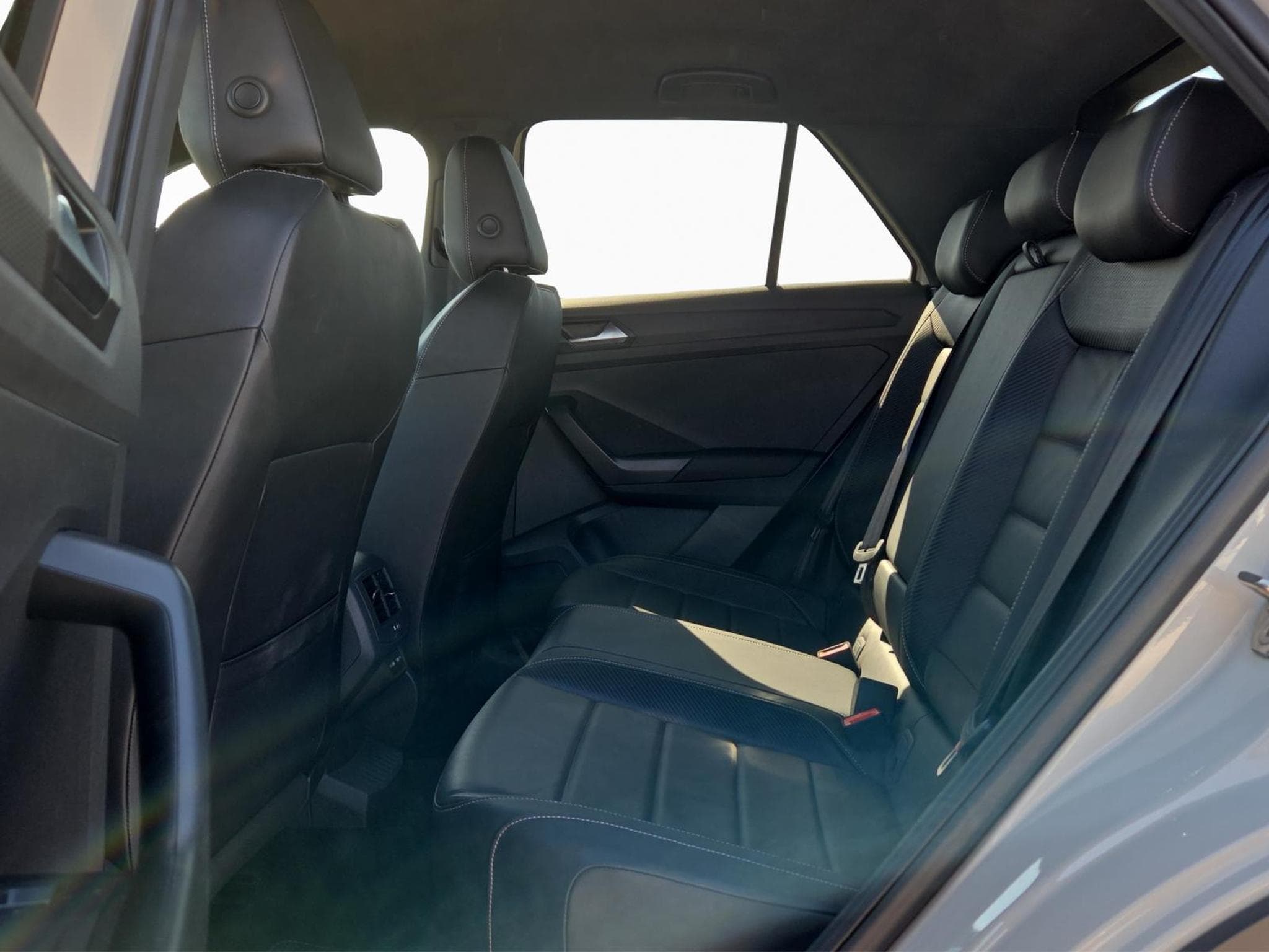 VW T-Roc R-Line+DSG+4M+RearView (2022) - Foto 15