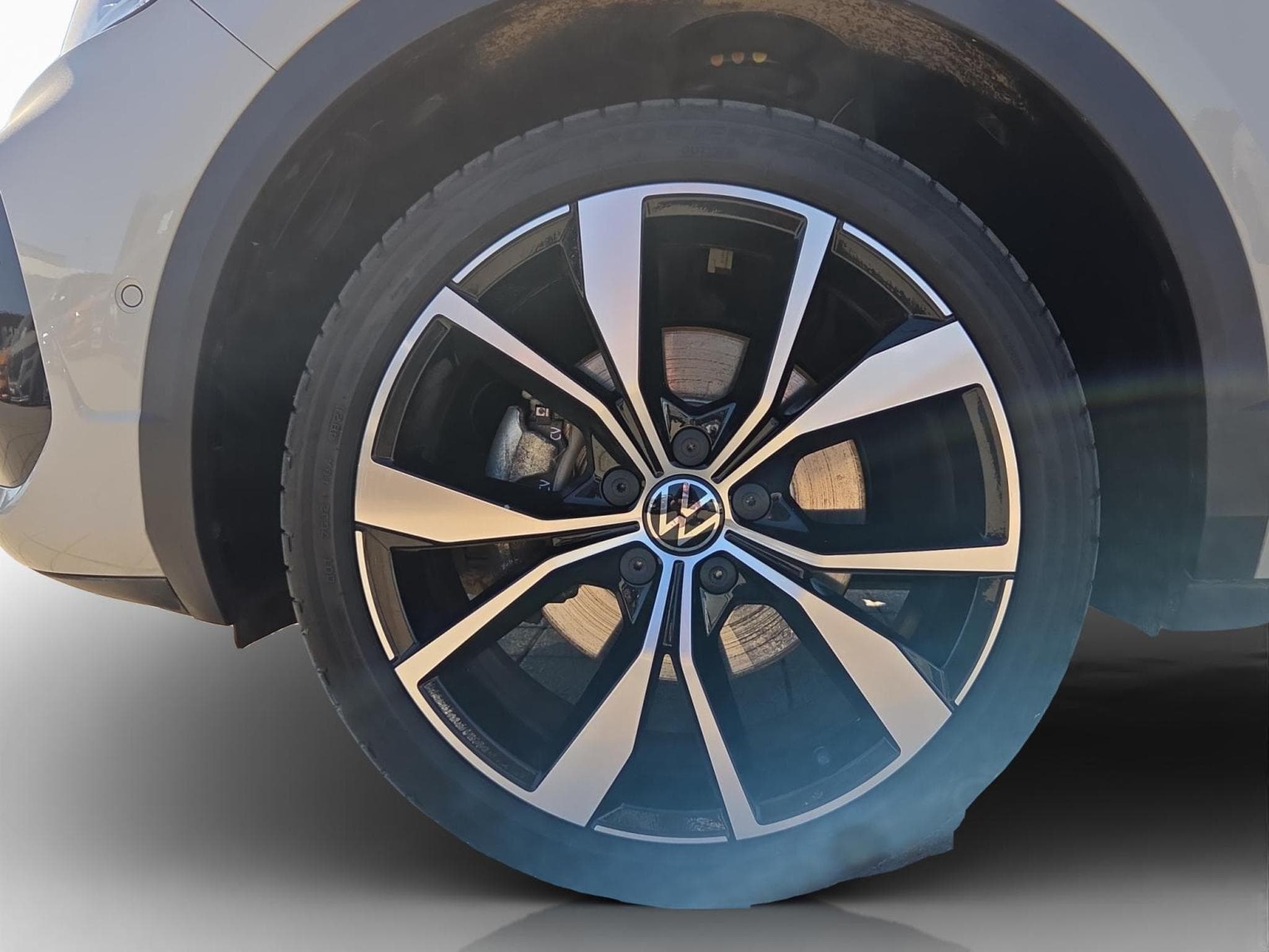 VW T-Roc R-Line+DSG+4M+RearView (2022) - Foto 8