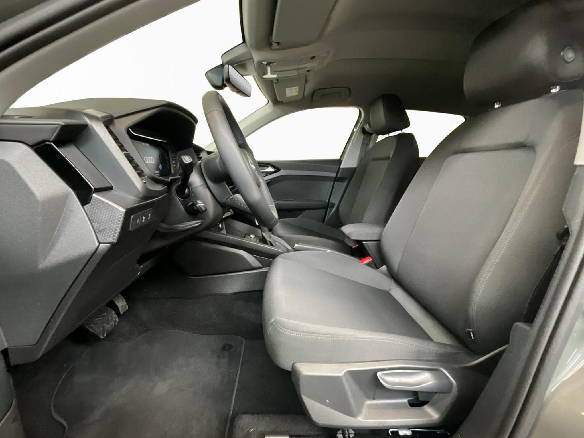 Audi A1 SB+S-Line+30TFSI+S-Tronic (2025) - Photo 9