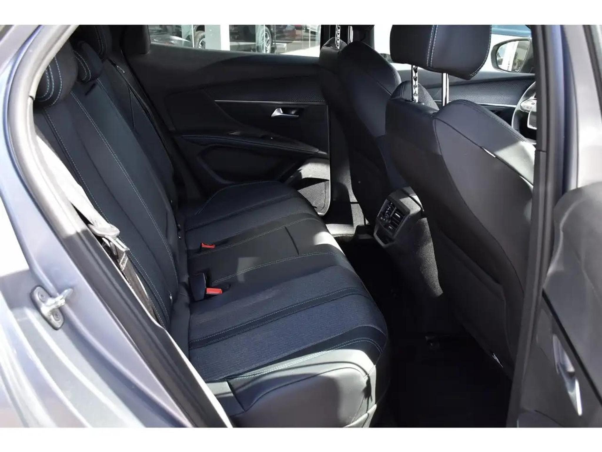 Peugeot 3008 (2024) - Photo 8