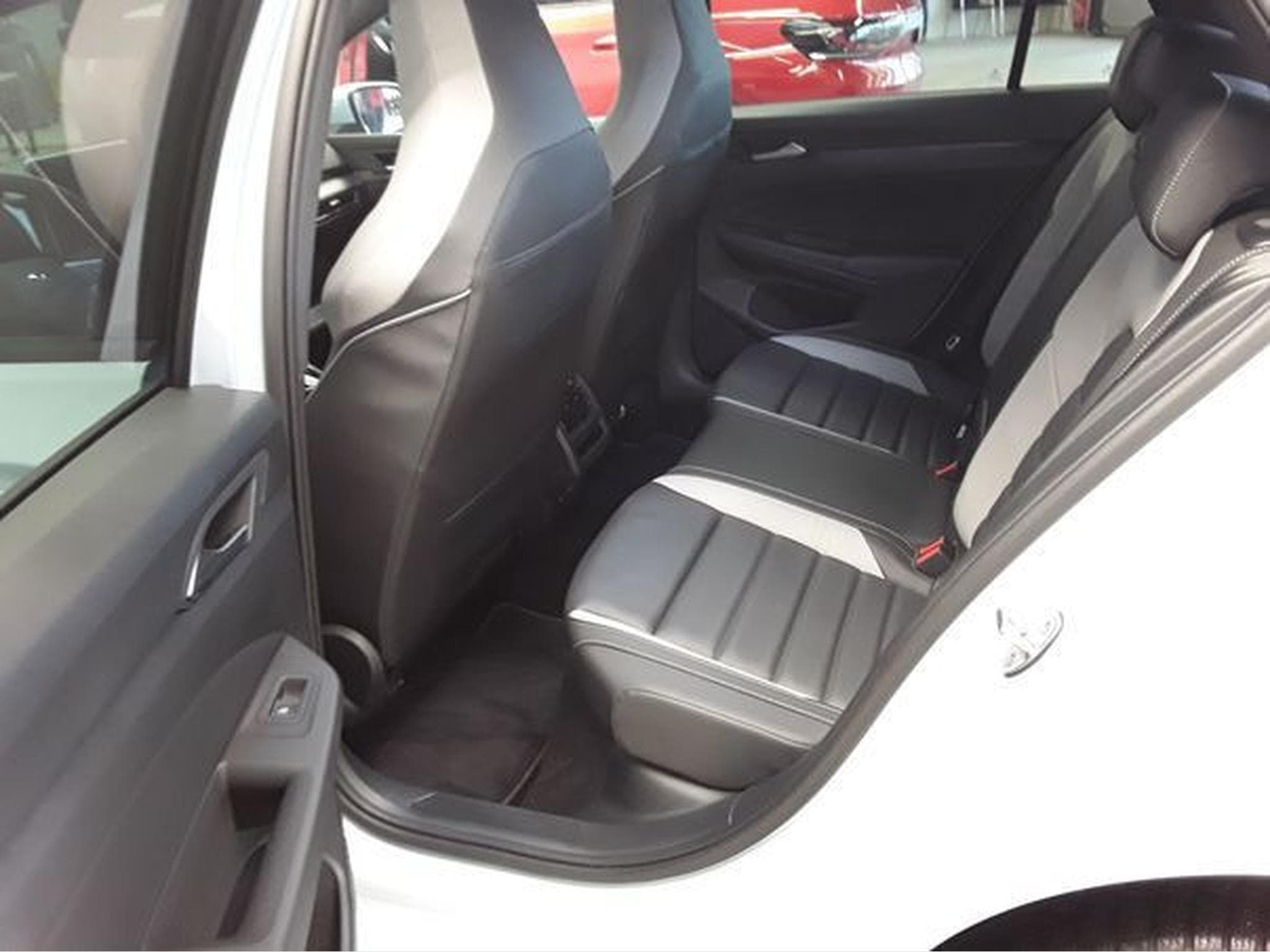 VW Golf GTE PHASE 2 1.5 eHybrid 272 CV DSG 6 *360°* CUIR * ATTELAGE* (2025) - Photo 8