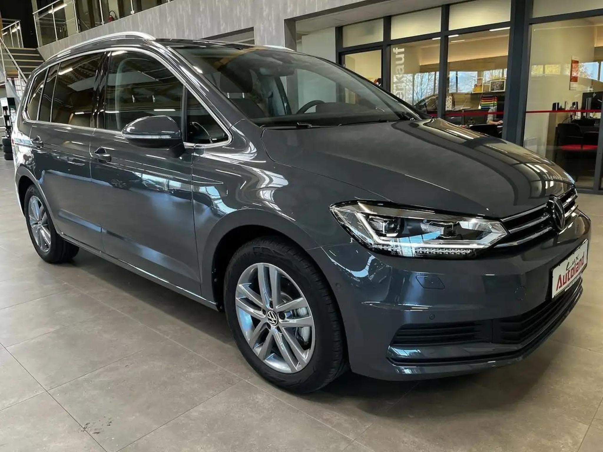 VW Touran (2025) - Photo 3