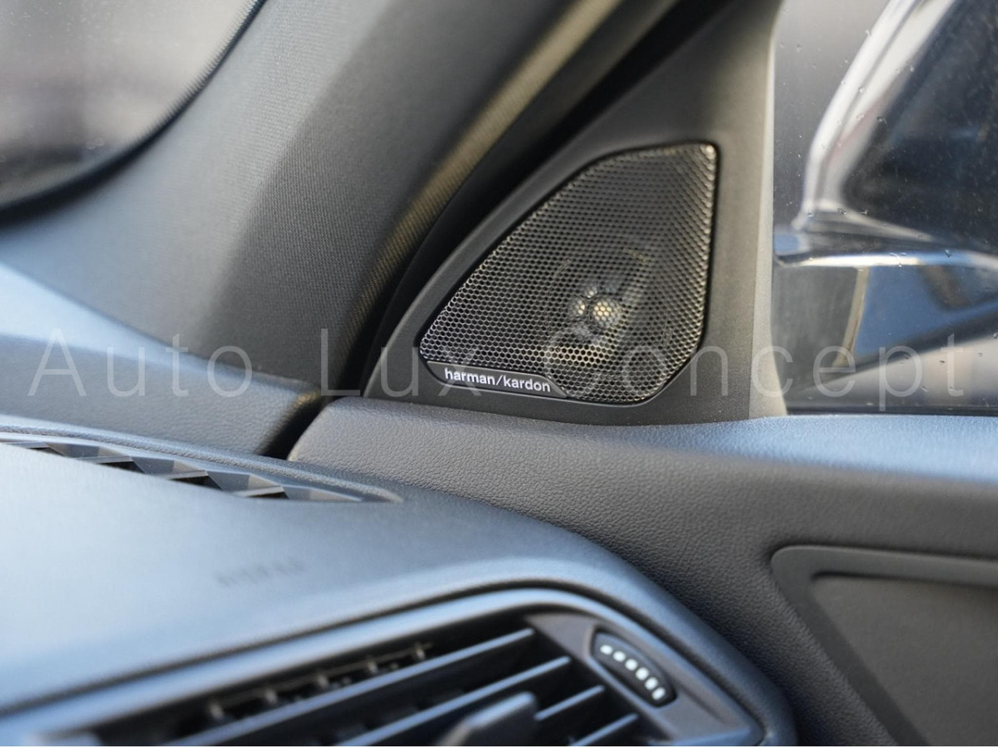 BMW M135 i xDrive Pack M Performance (2020) - Photo 22