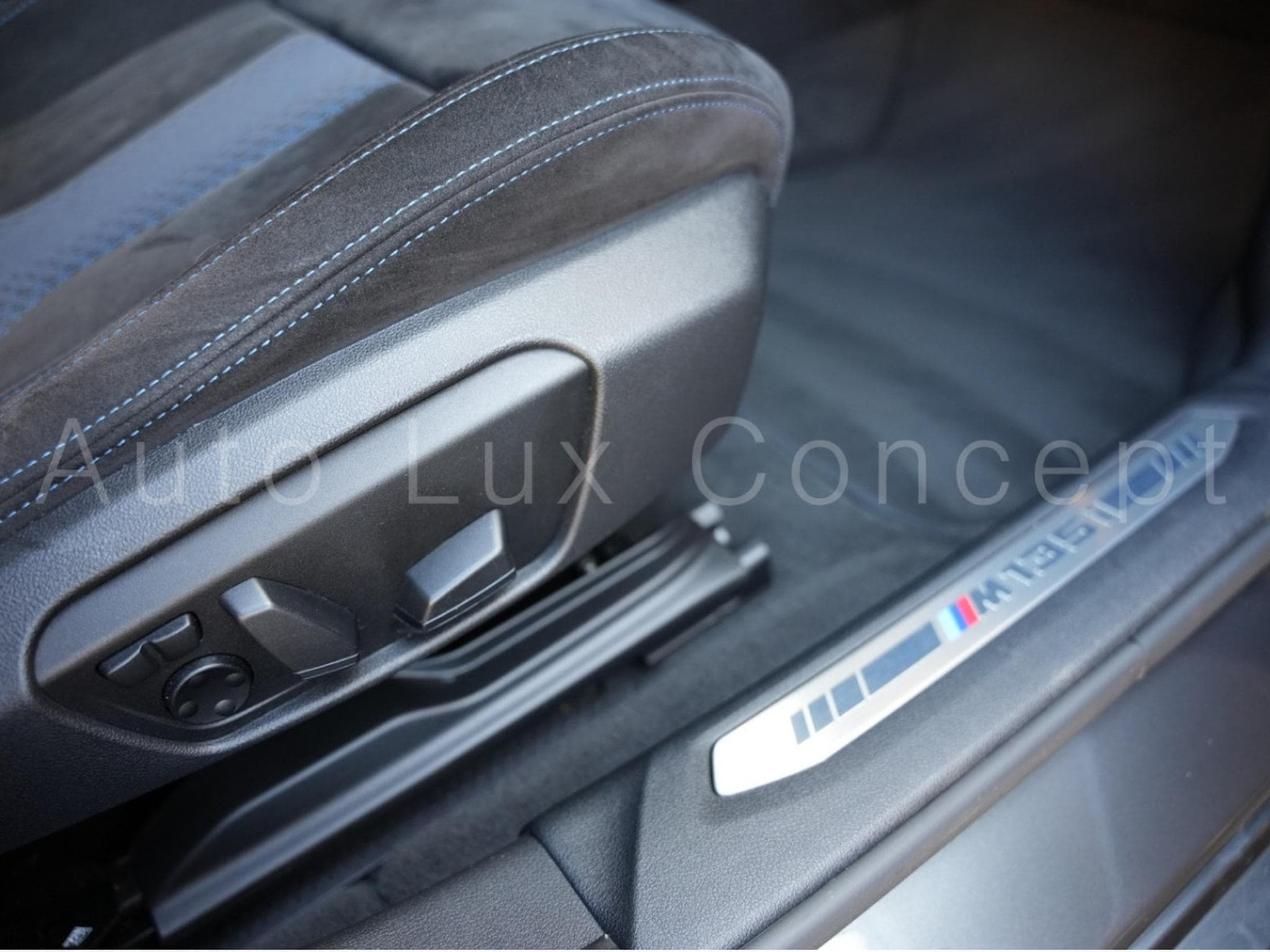 BMW M135 i xDrive Pack M Performance (2020) - Photo 23