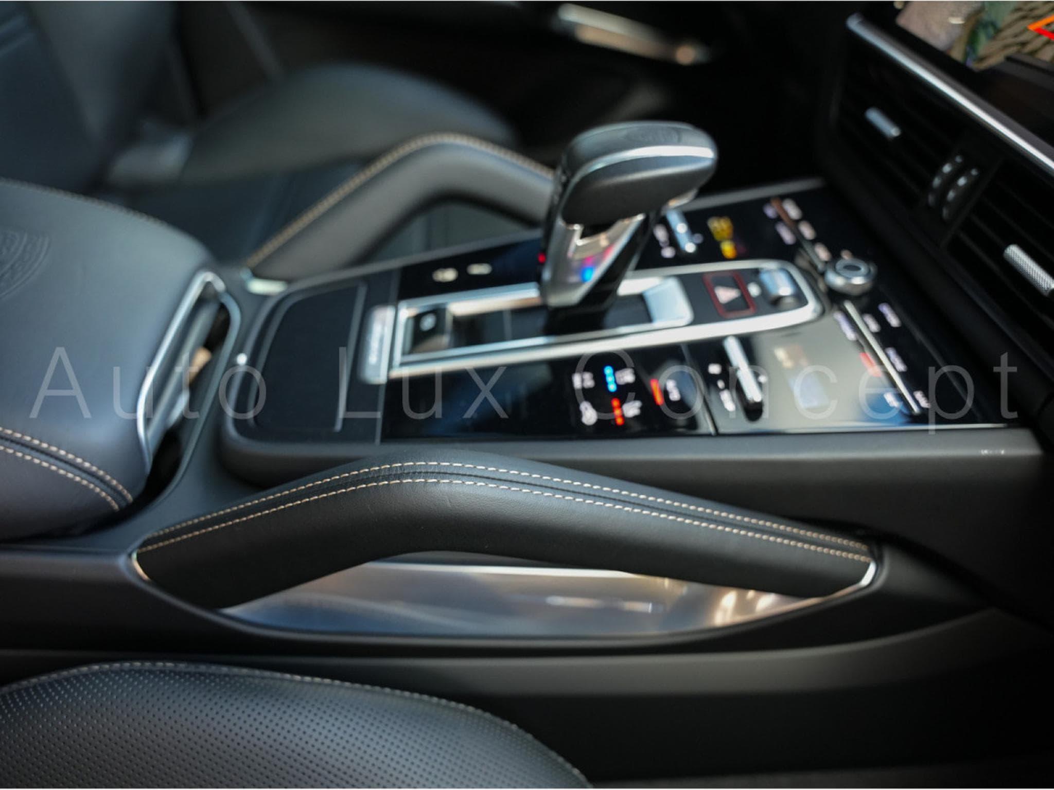 Porsche Cayenne Turbo Coupé (2022) - Photo 24