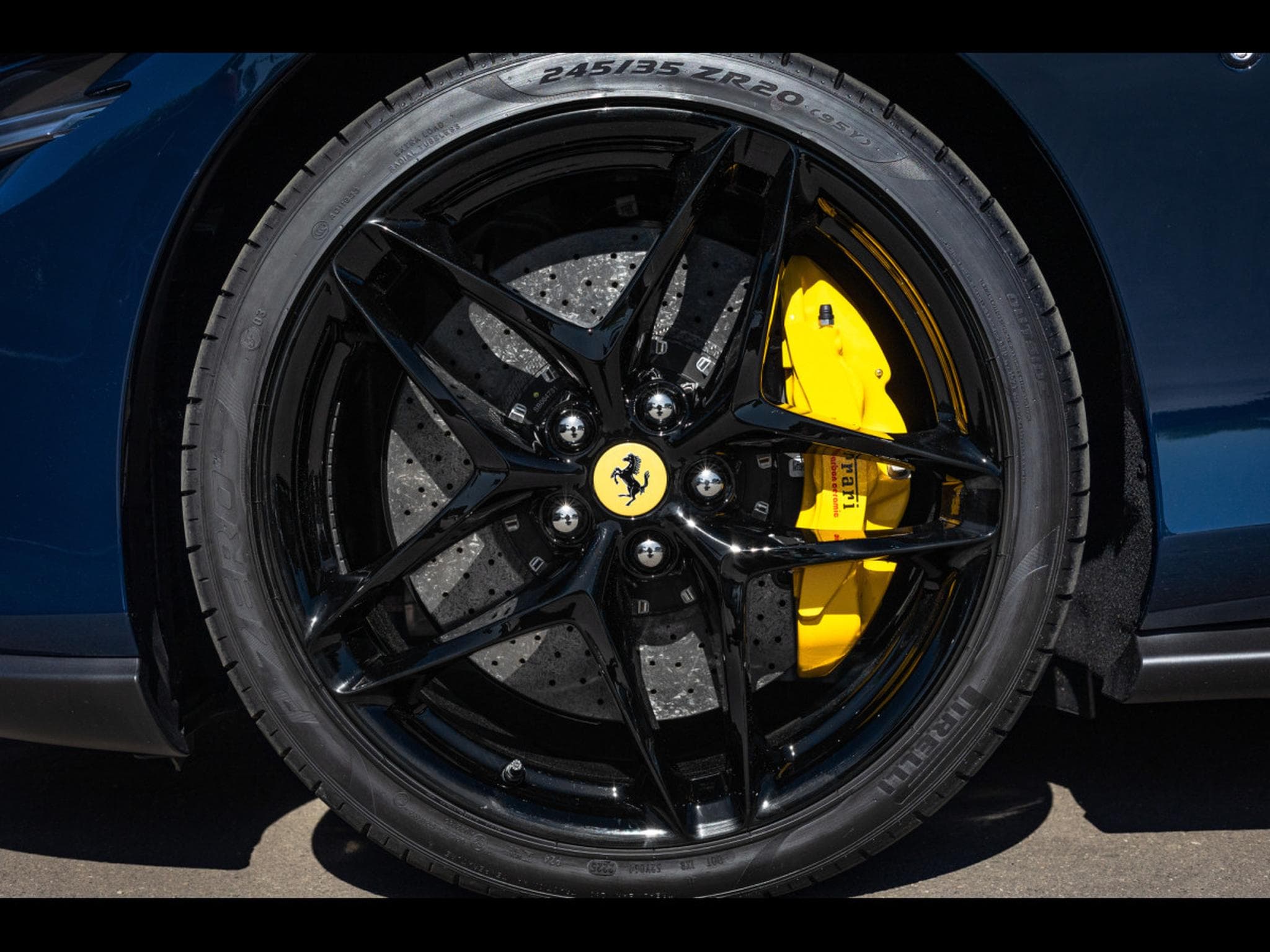 Ferrari Roma SPIDER 3.9 V8 620 - BLU POZZI 520 – FULL PPF (2026) - Foto 8