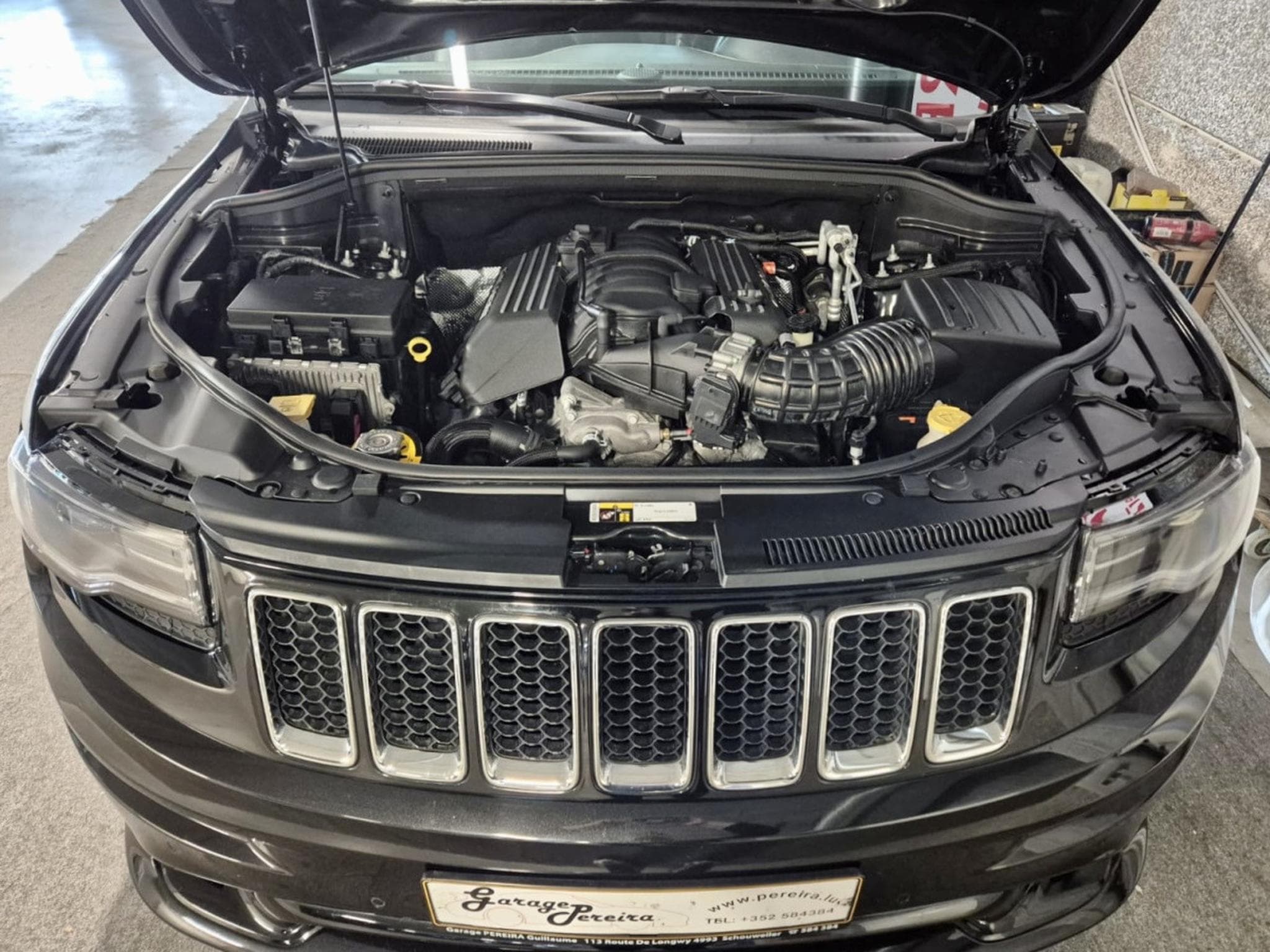 Jeep Cherokee 6.4l V8 HEMI SRT NAVI CUIR PANO 1 HAND (2015) - Foto 16