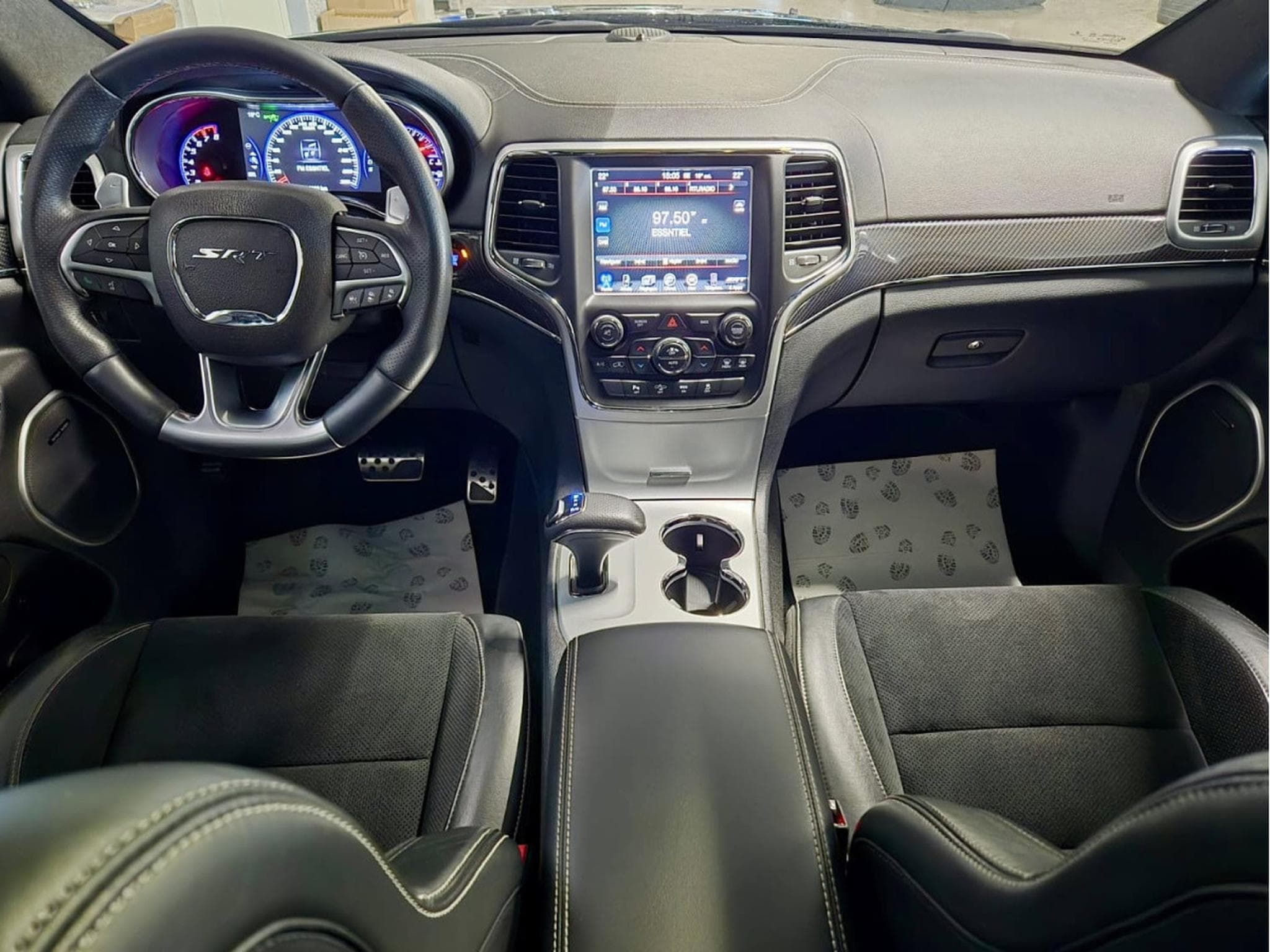 Jeep Cherokee 6.4l V8 HEMI SRT NAVI CUIR PANO 1 HAND (2015) - Foto 7