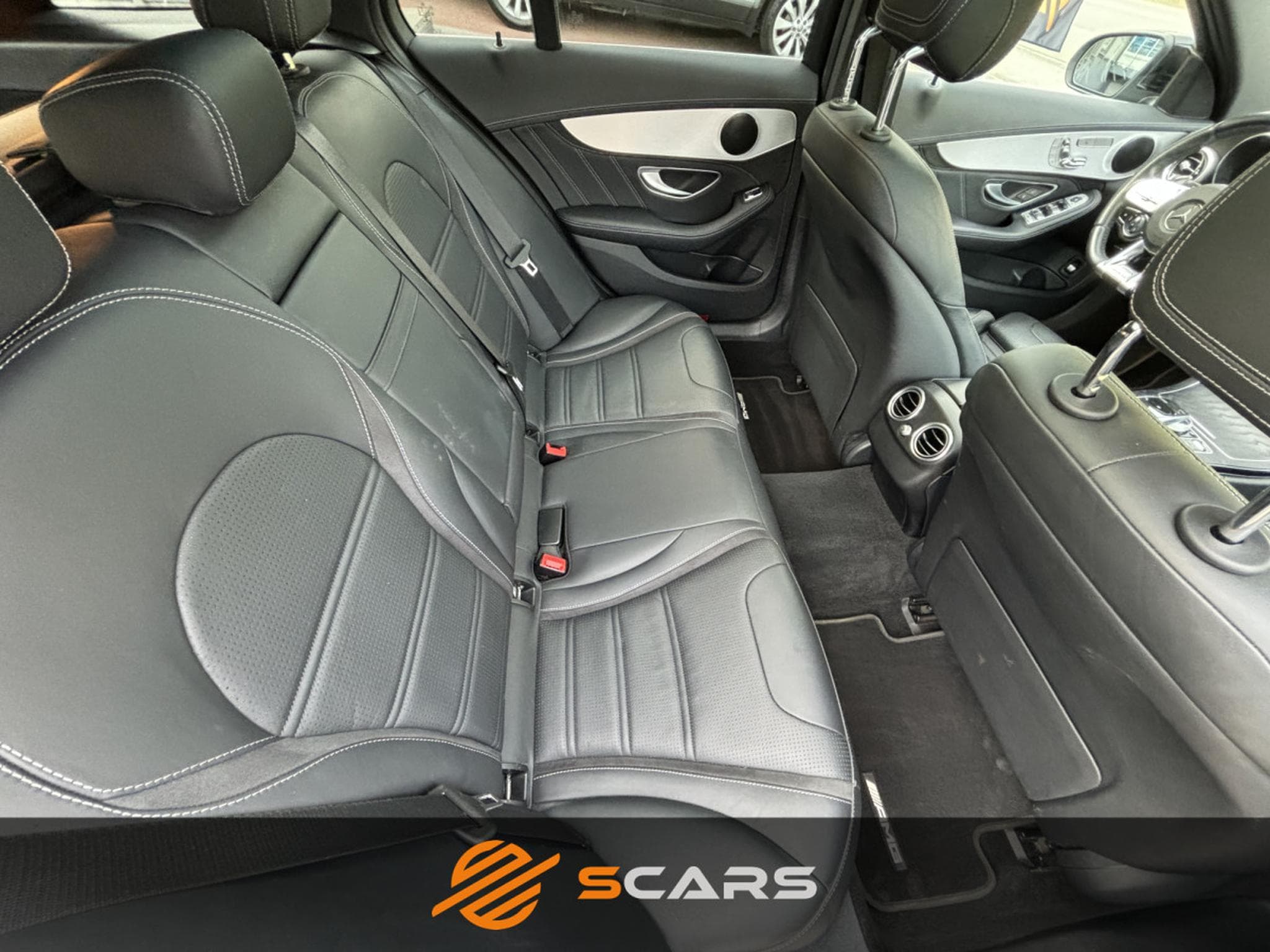 Mercedes C 63 AMG 4.0 Bi-Turbo 476cv FACELIFT (2020) - Foto 10