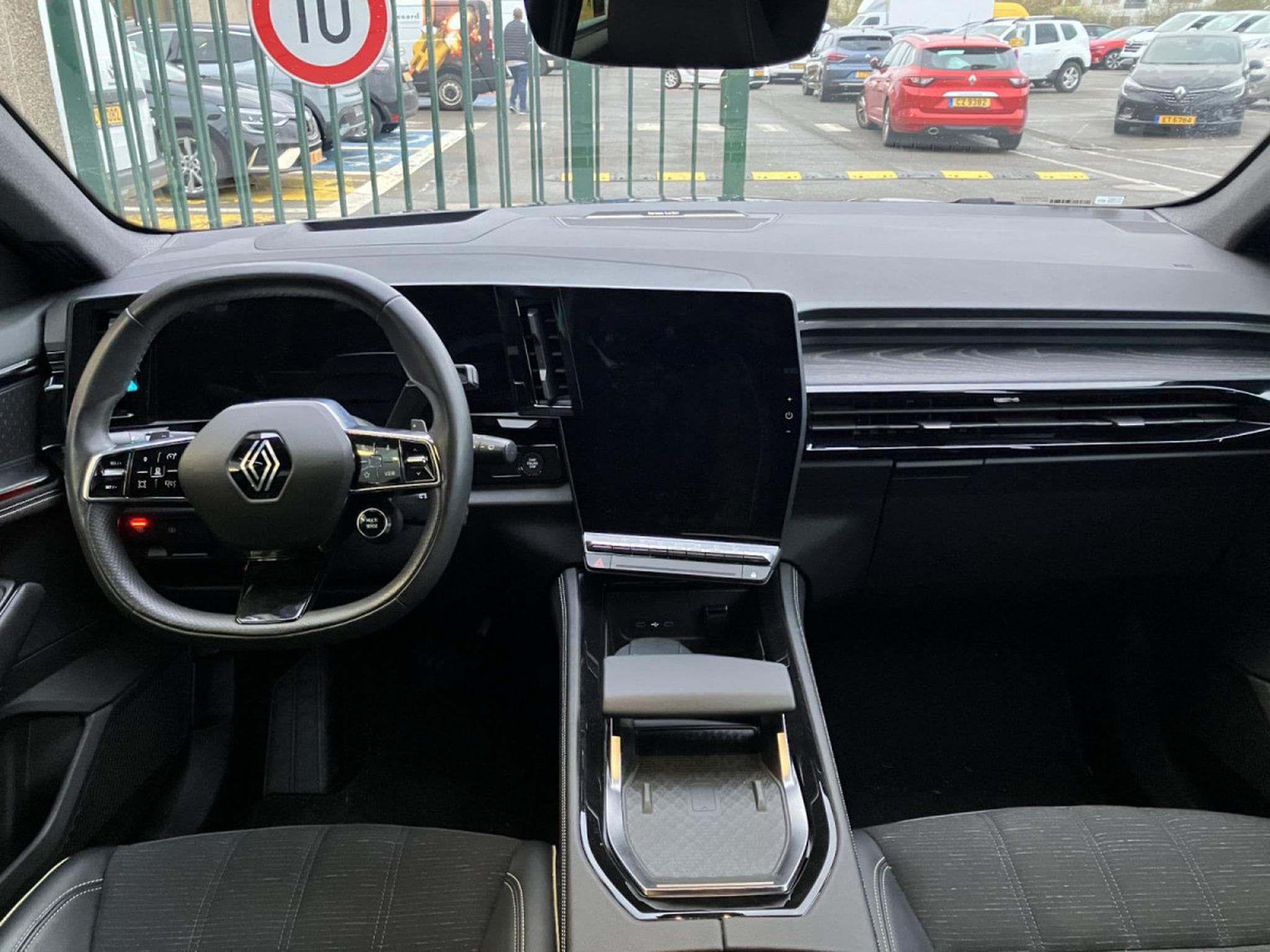 Renault Austral Iconic E-tech full hybrid 200 (2024) - Photo 8