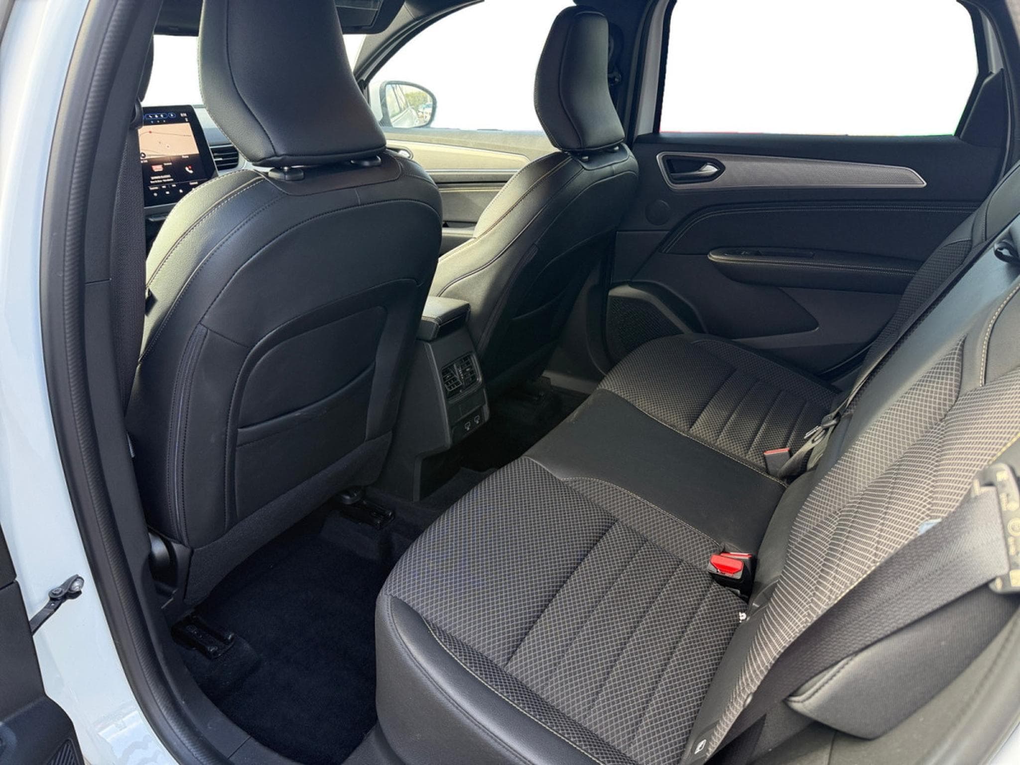 Renault Arkana 1.6 Tce E-TECH Hybrid Techno EDC (2025) - Photo 10