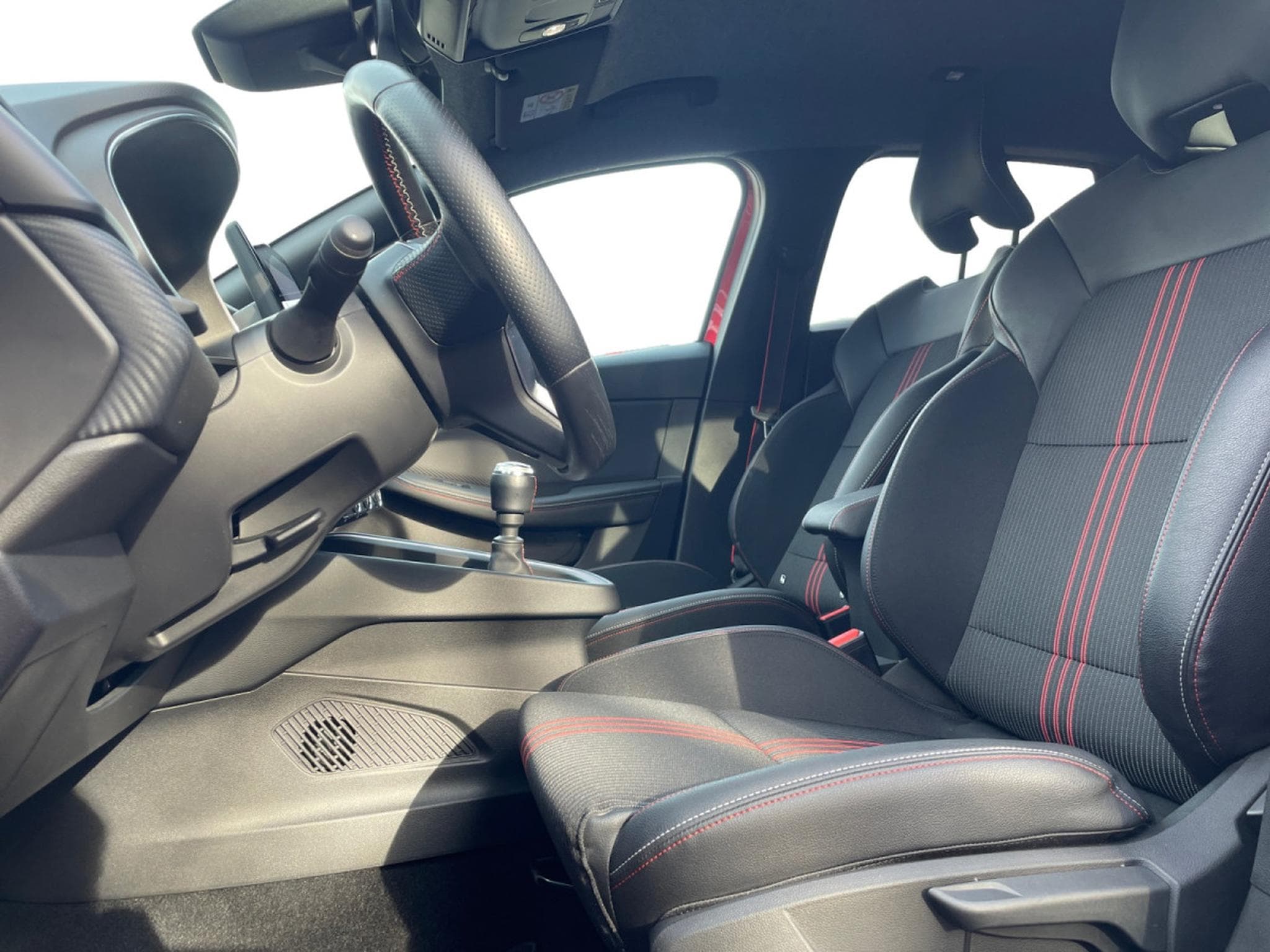 Renault Clio 1.0 TCe RS - line (2023) - Photo 6