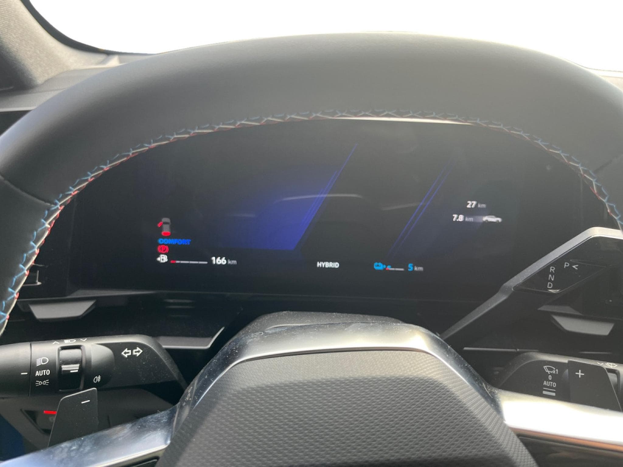 Renault Rafale 1.2 E-Tech atelier Alpine E-Tech 4x4 plug-in hybrid 300 hp (2026) - Photo 9