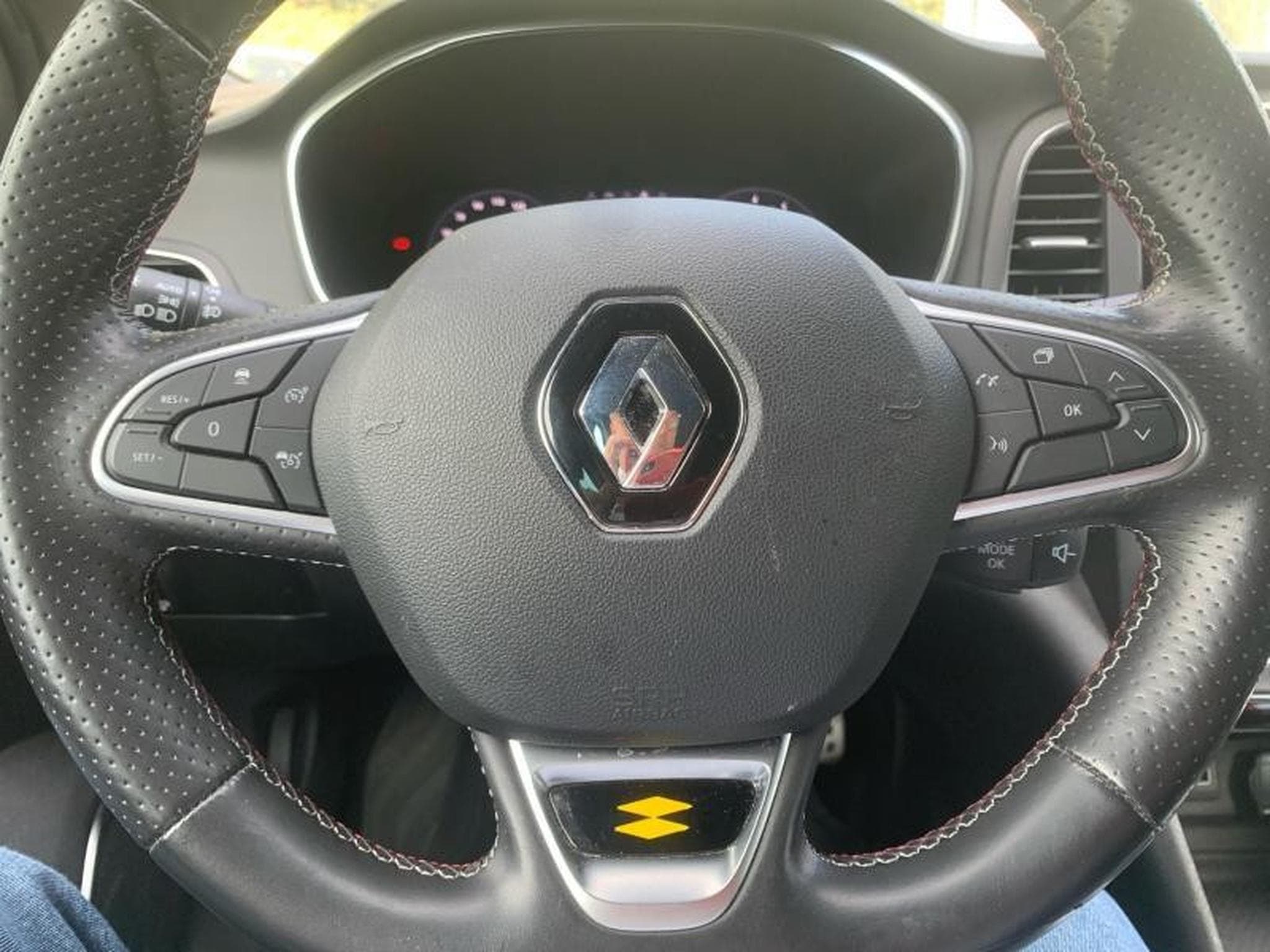 Renault Megane 1.33 TCe R.S. Line EDC (2021) - Photo 14