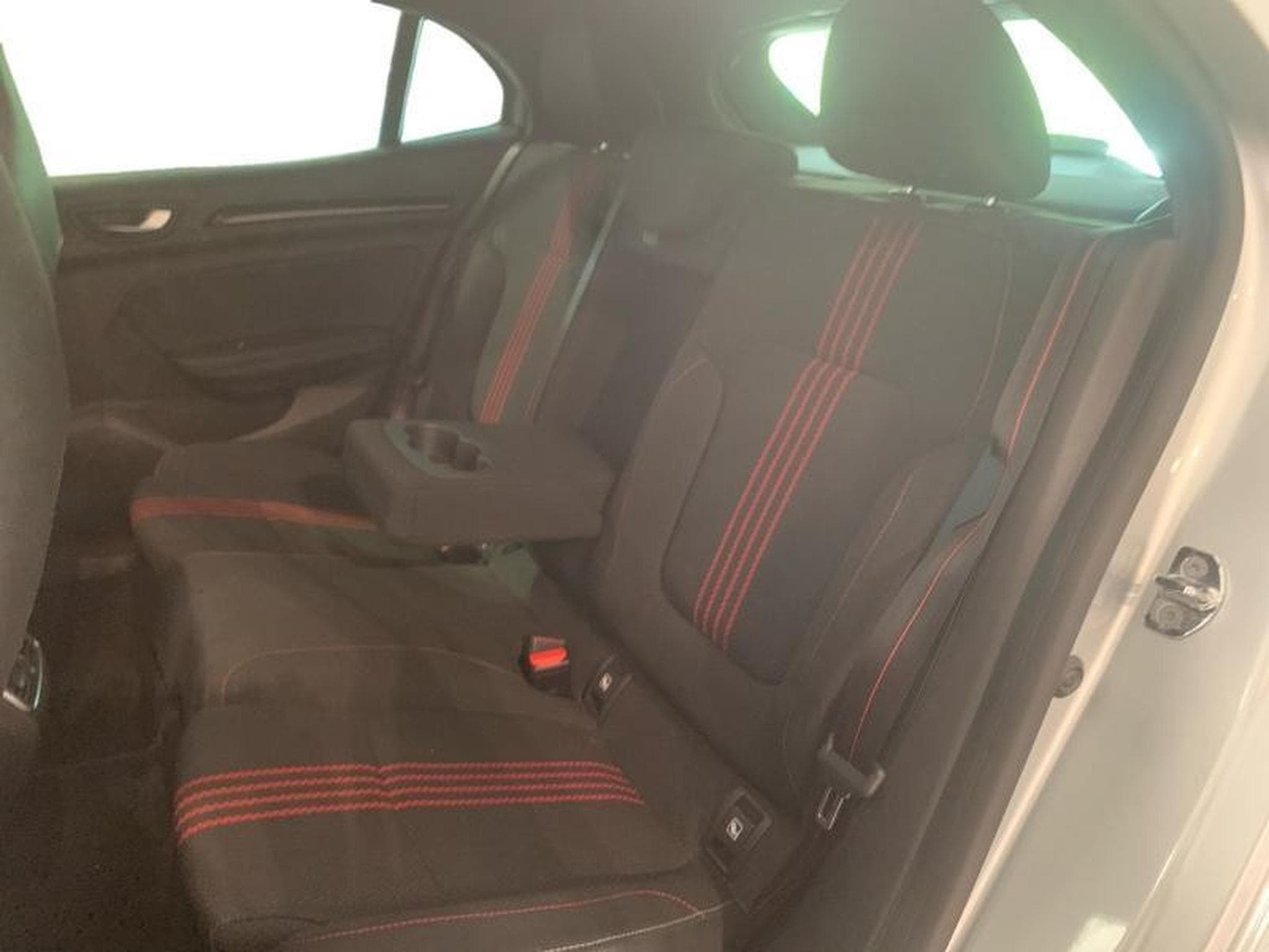 Renault Megane 1.33 TCe R.S. Line EDC (2021) - Photo 6