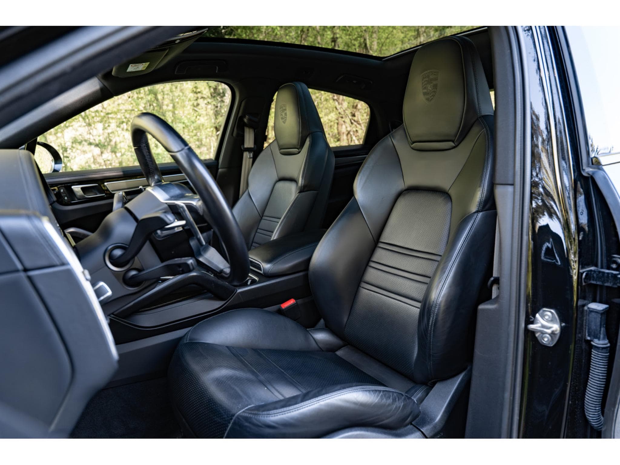 Porsche Cayenne Coupé Platinum Edition (2022) - Photo 10