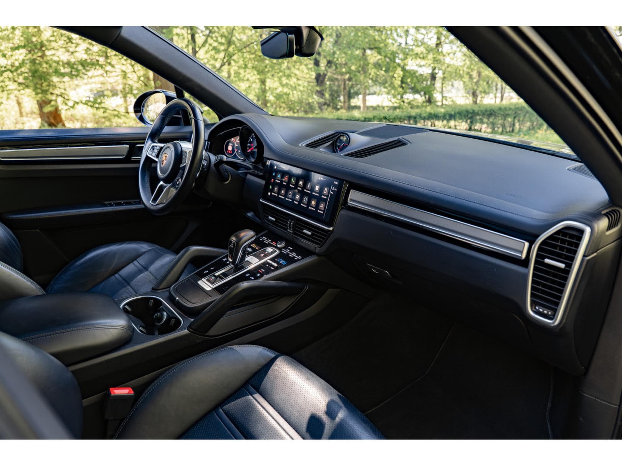 Porsche Cayenne Coupé Platinum Edition (2022) - Photo 12