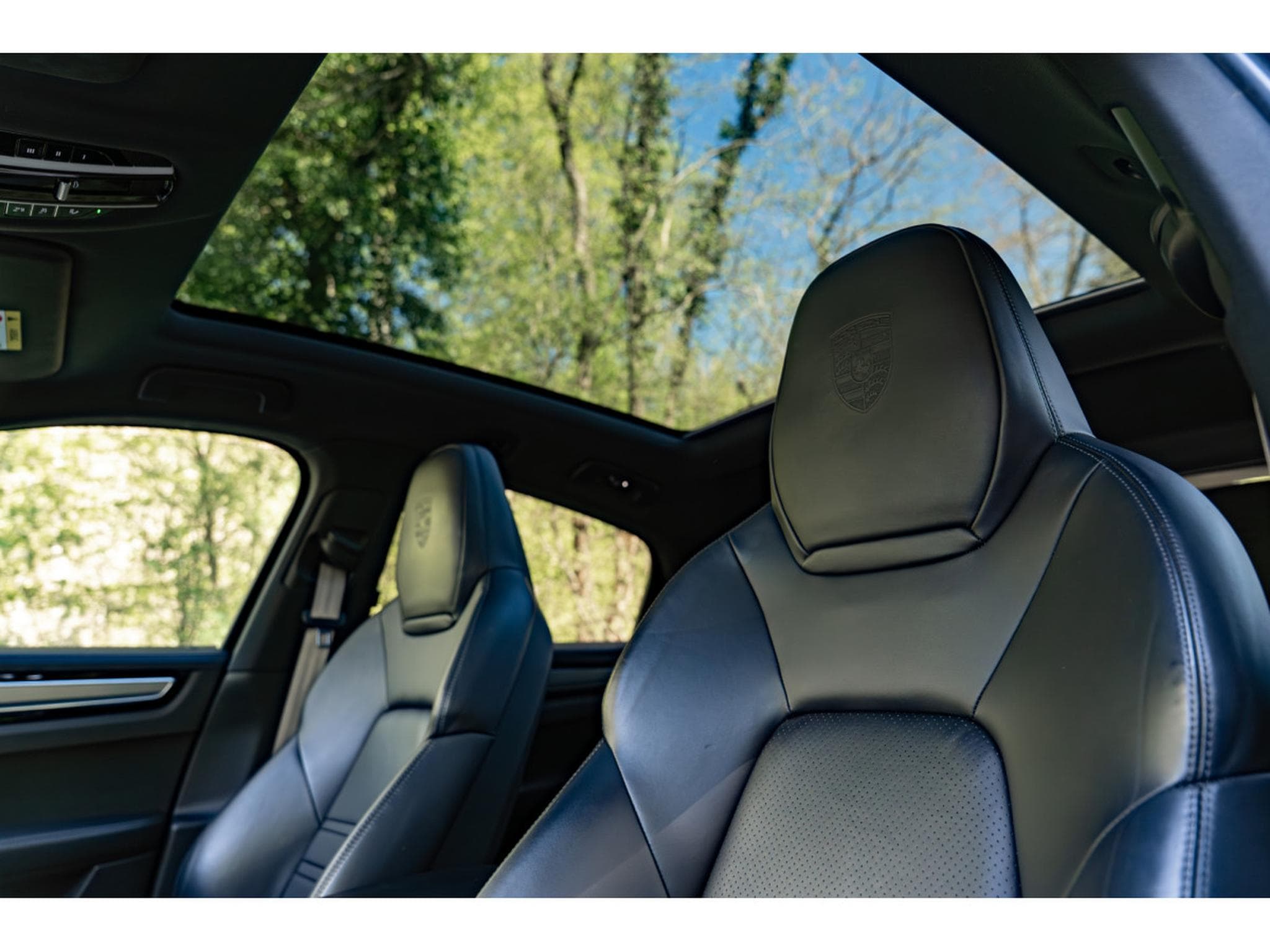 Porsche Cayenne Coupé Platinum Edition (2022) - Photo 15