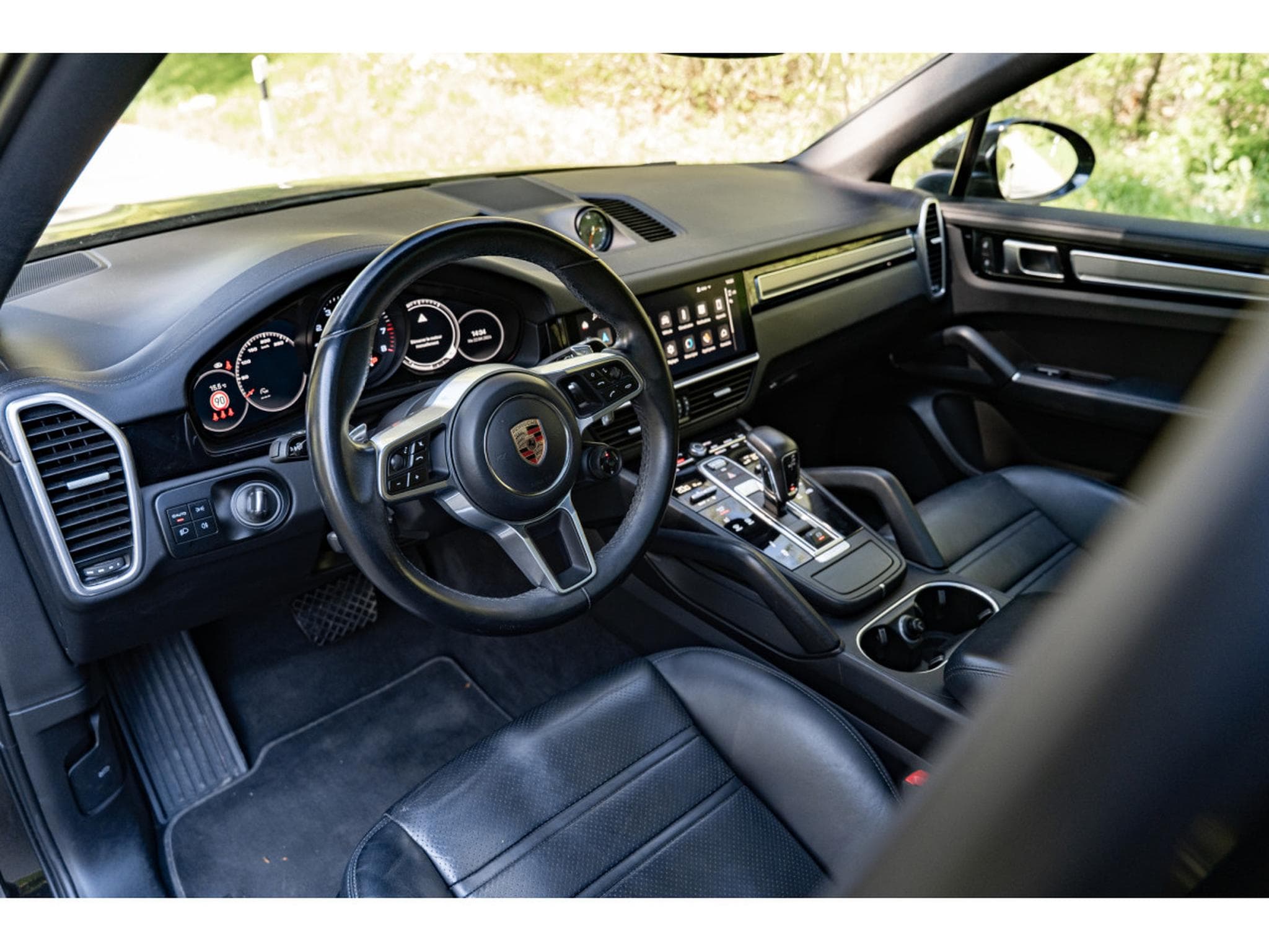 Porsche Cayenne Coupé Platinum Edition (2022) - Photo 9